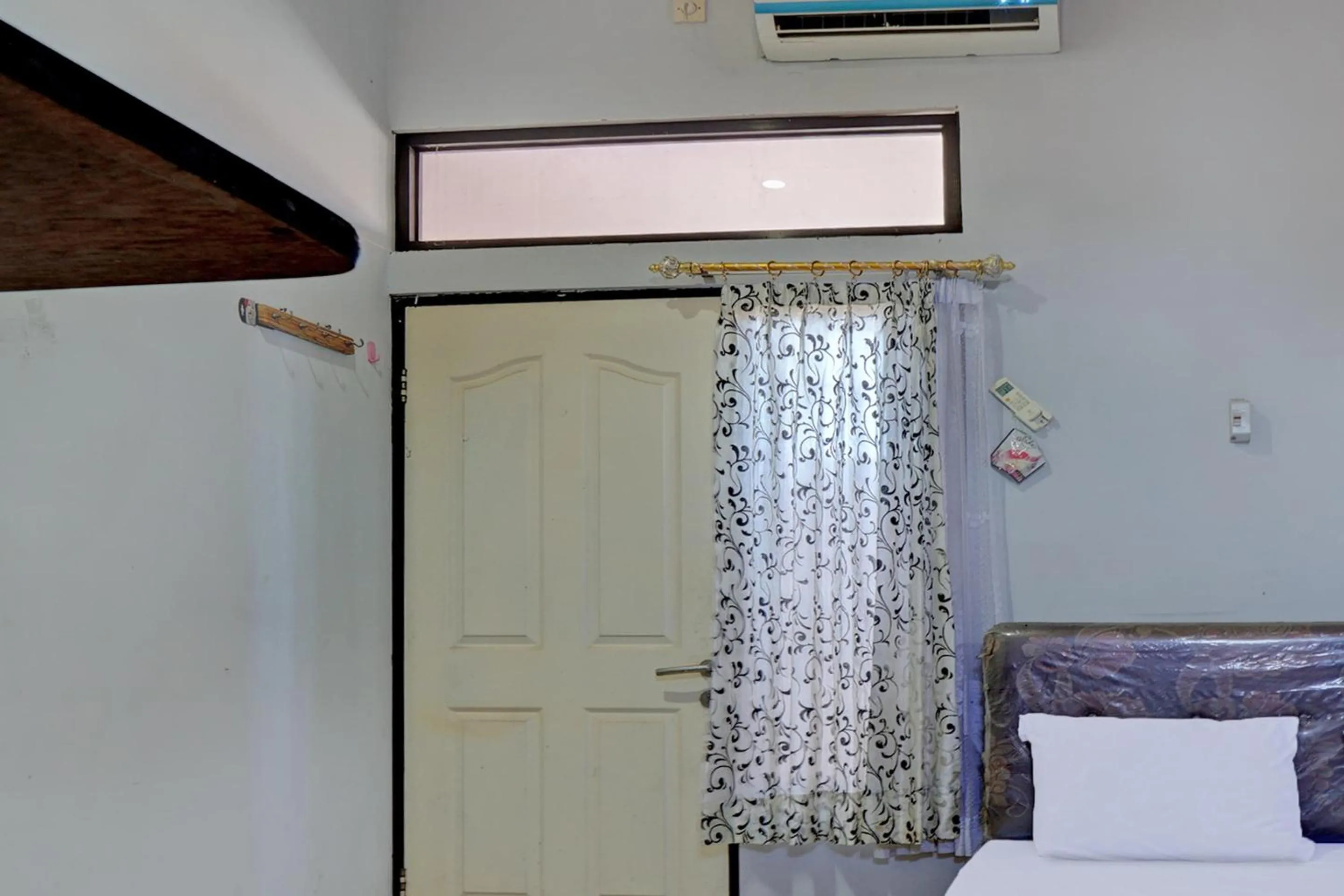 Bedroom, Bed in OYO Life 92915 Duta Amnan Syariah