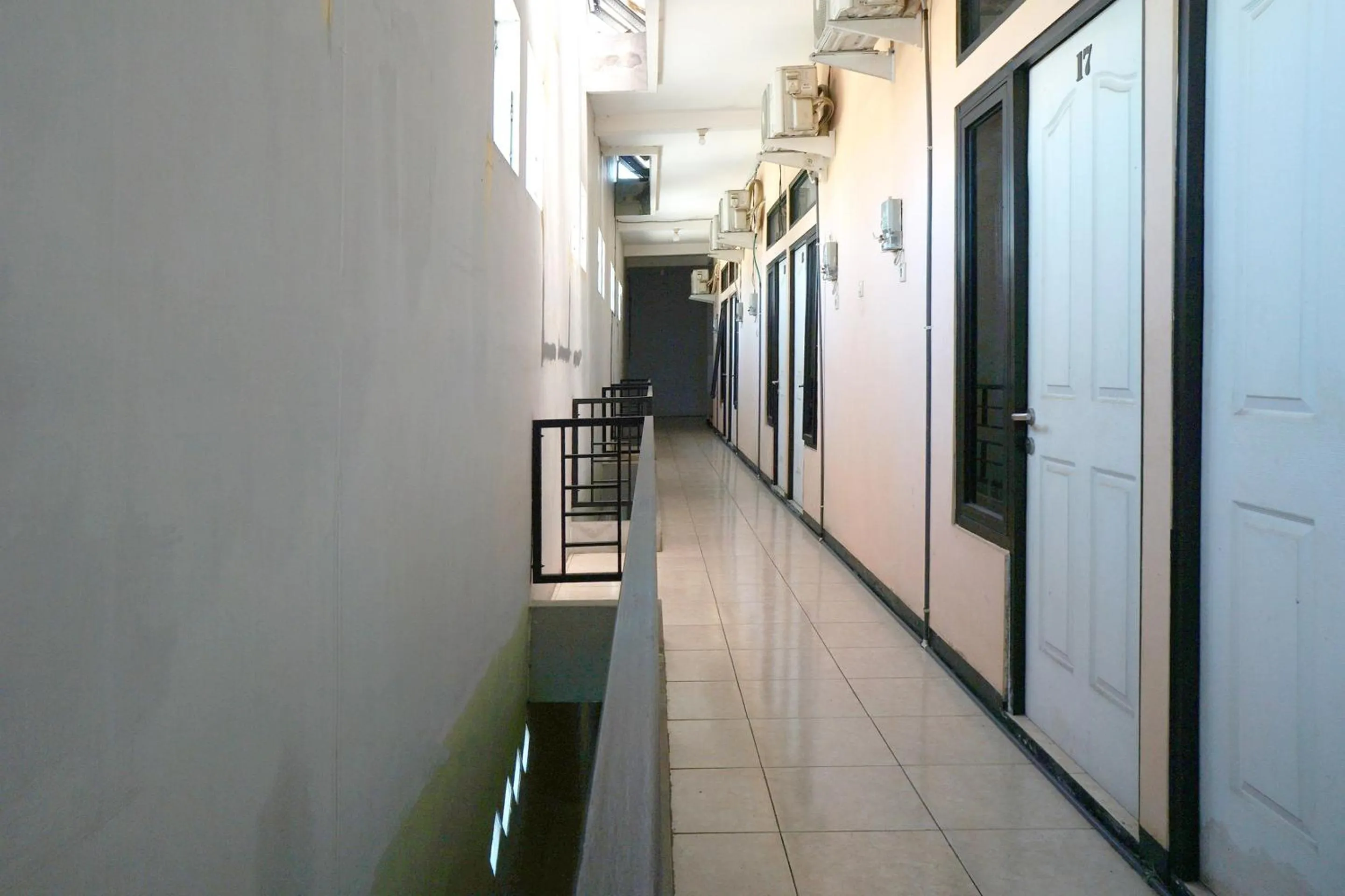 Lobby or reception in OYO Life 92915 Duta Amnan Syariah