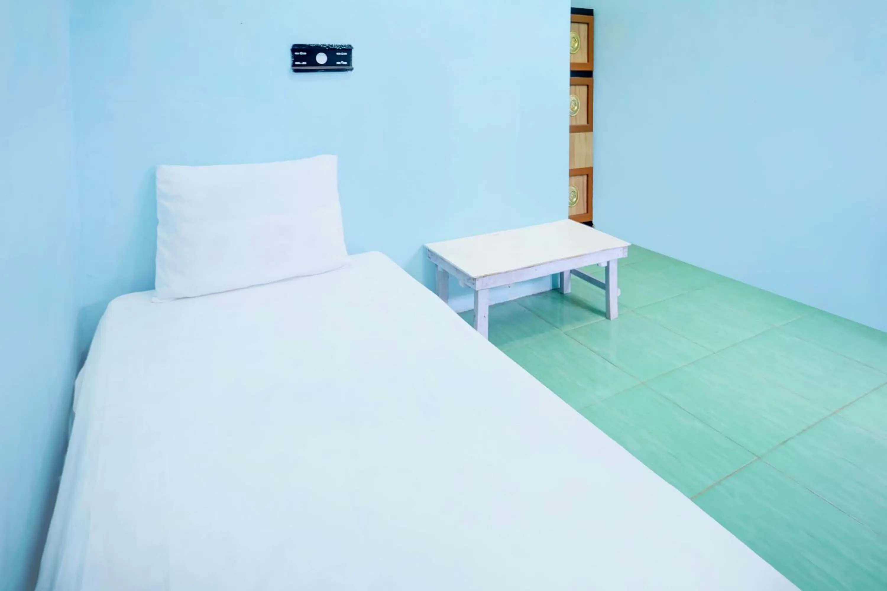 Bedroom, Bed in OYO Life 93017 Kost H Soeroso