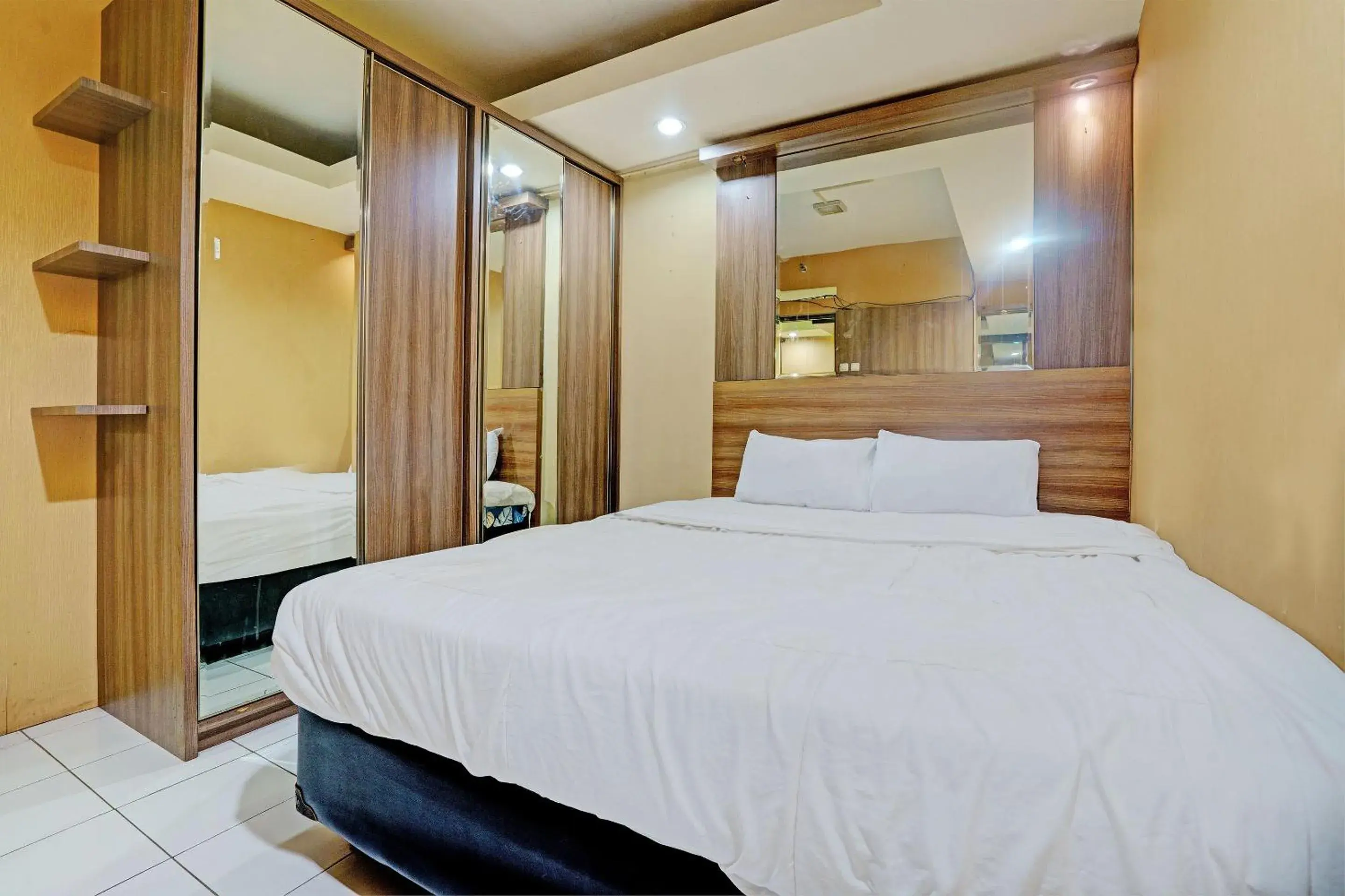 OYO Life 92978 Apartement Gateway Cicadas By Az Pro OYO Life 92978 Apartement Gateway Cicadas By Az Pro