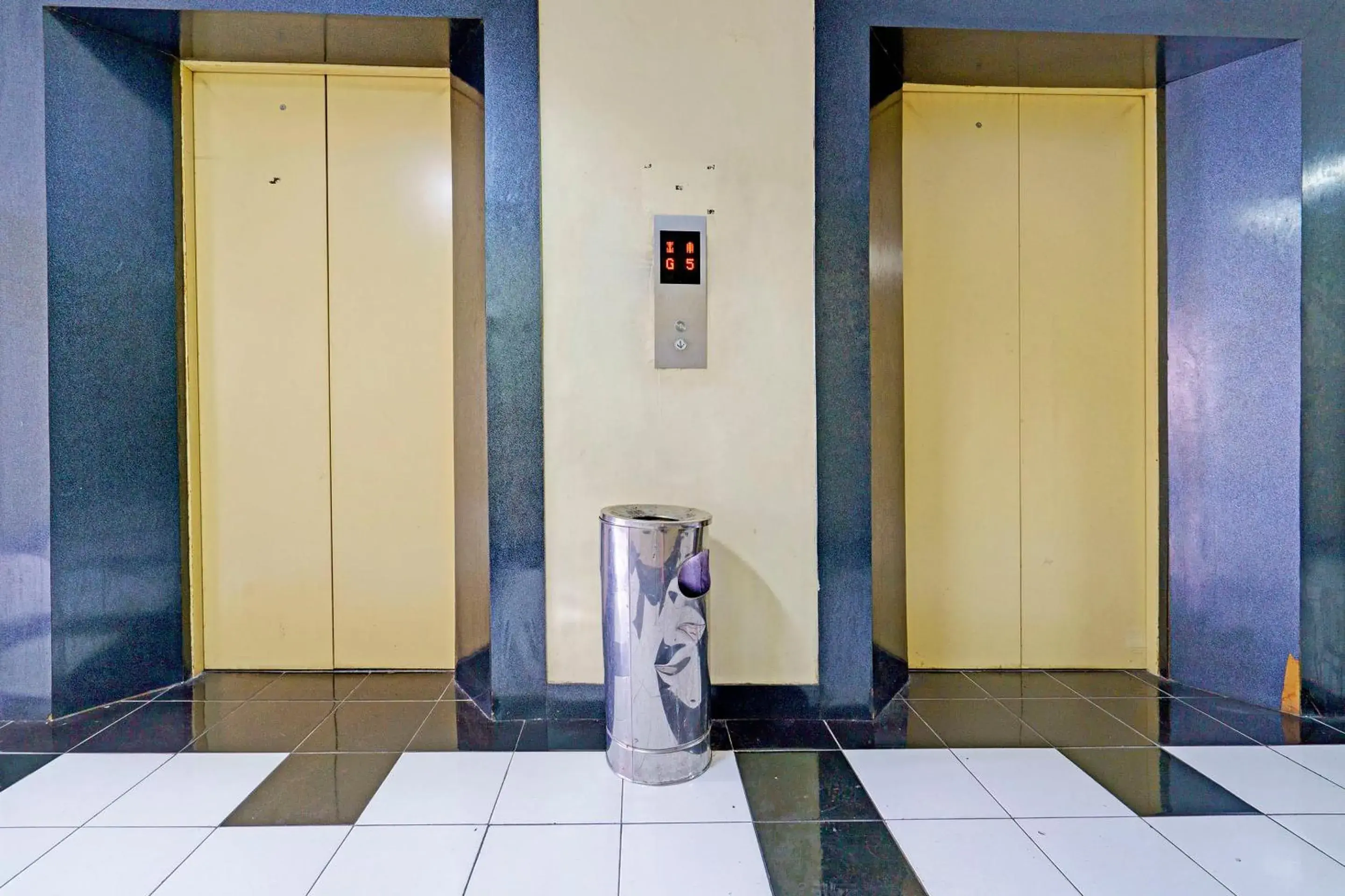 OYO Life 92978 Apartement Gateway Cicadas By Az Pro OYO Life 92978 Apartement Gateway Cicadas By Az Pro