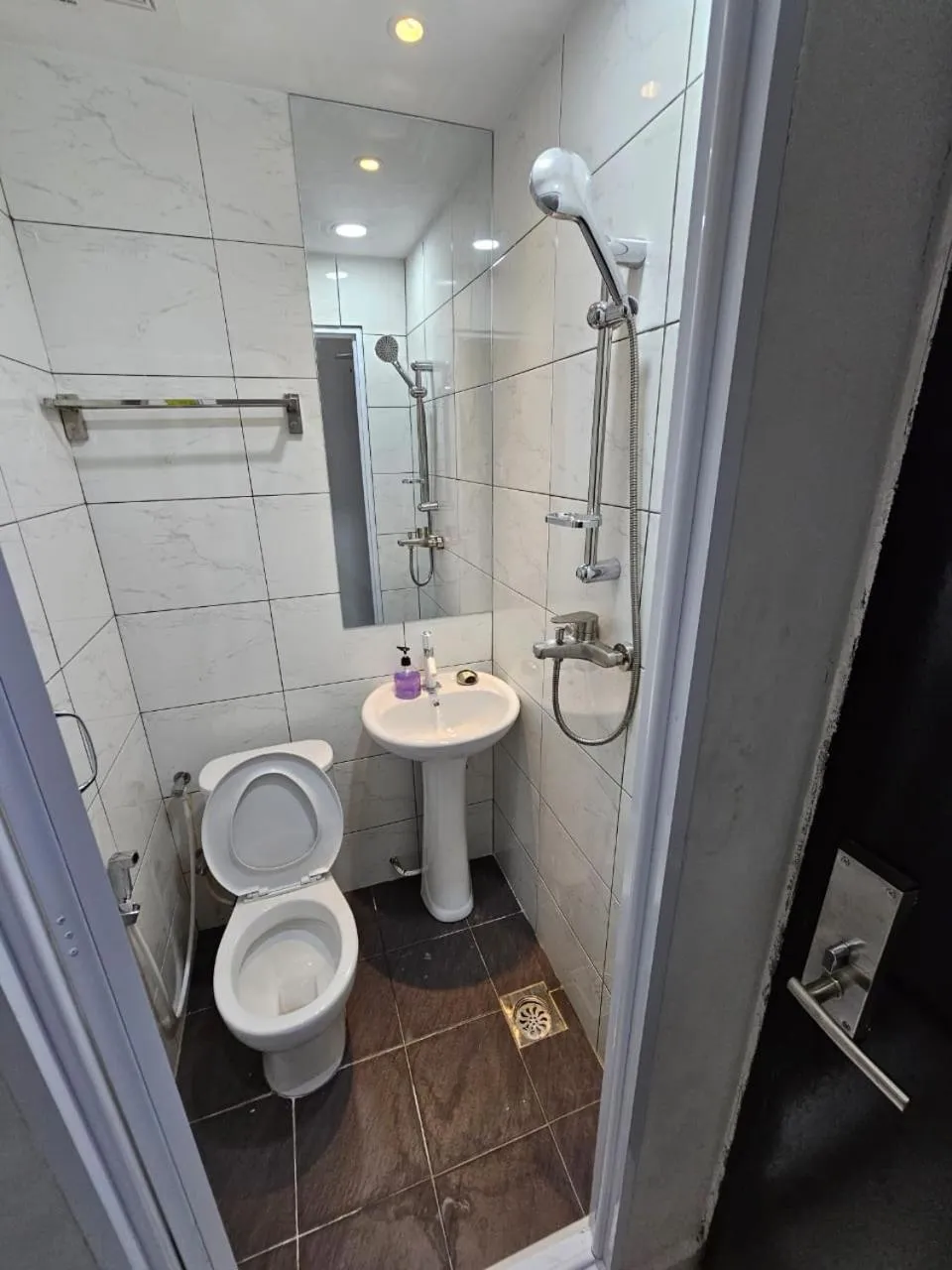 Public Bath in TT99 COZY STAY