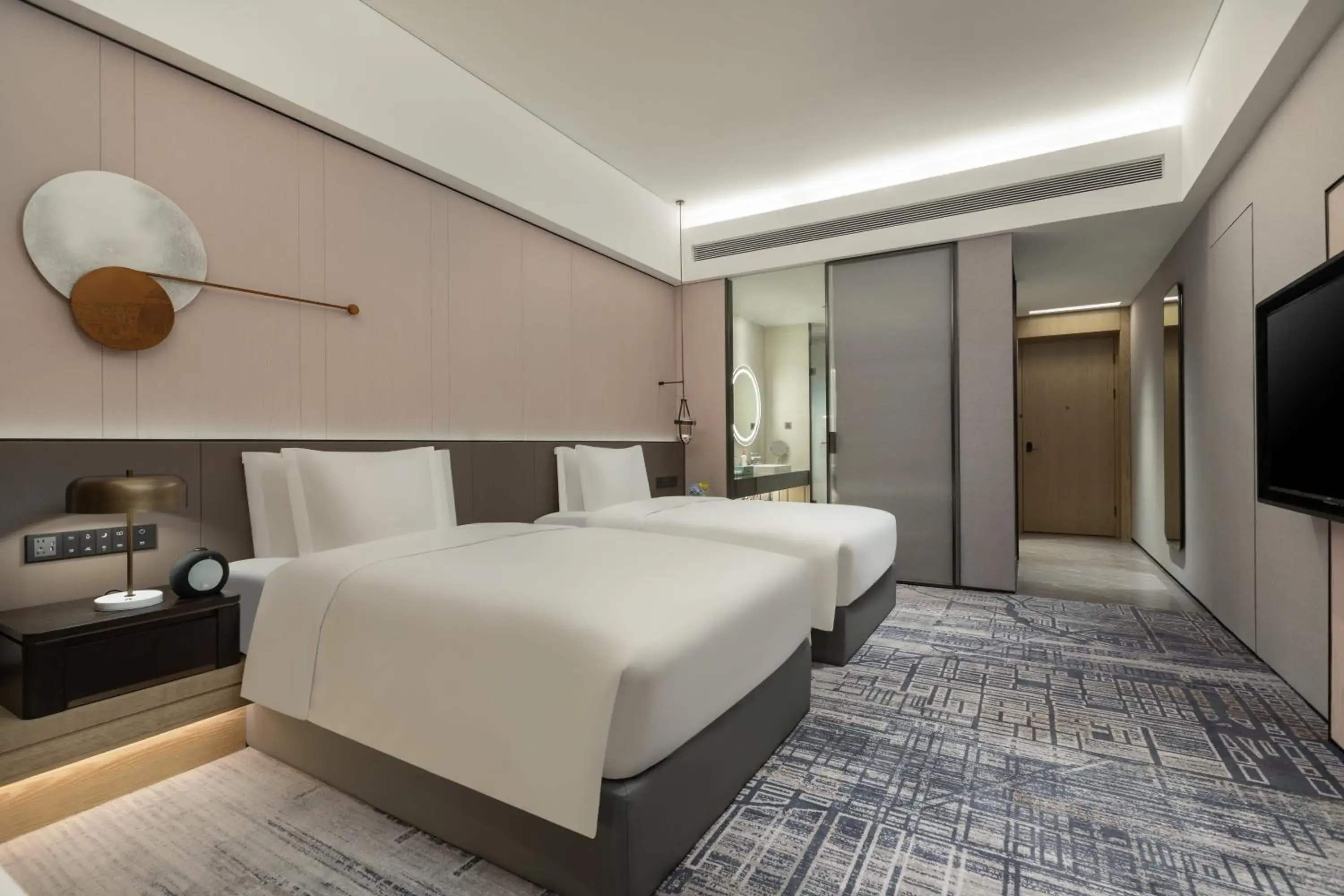 Photo of the whole room, Bed in Crowne Plaza Jiangmen Binjiang by IHG Photo of the whole room, Bed in Crowne Plaza Jiangmen Binjiang by IHG