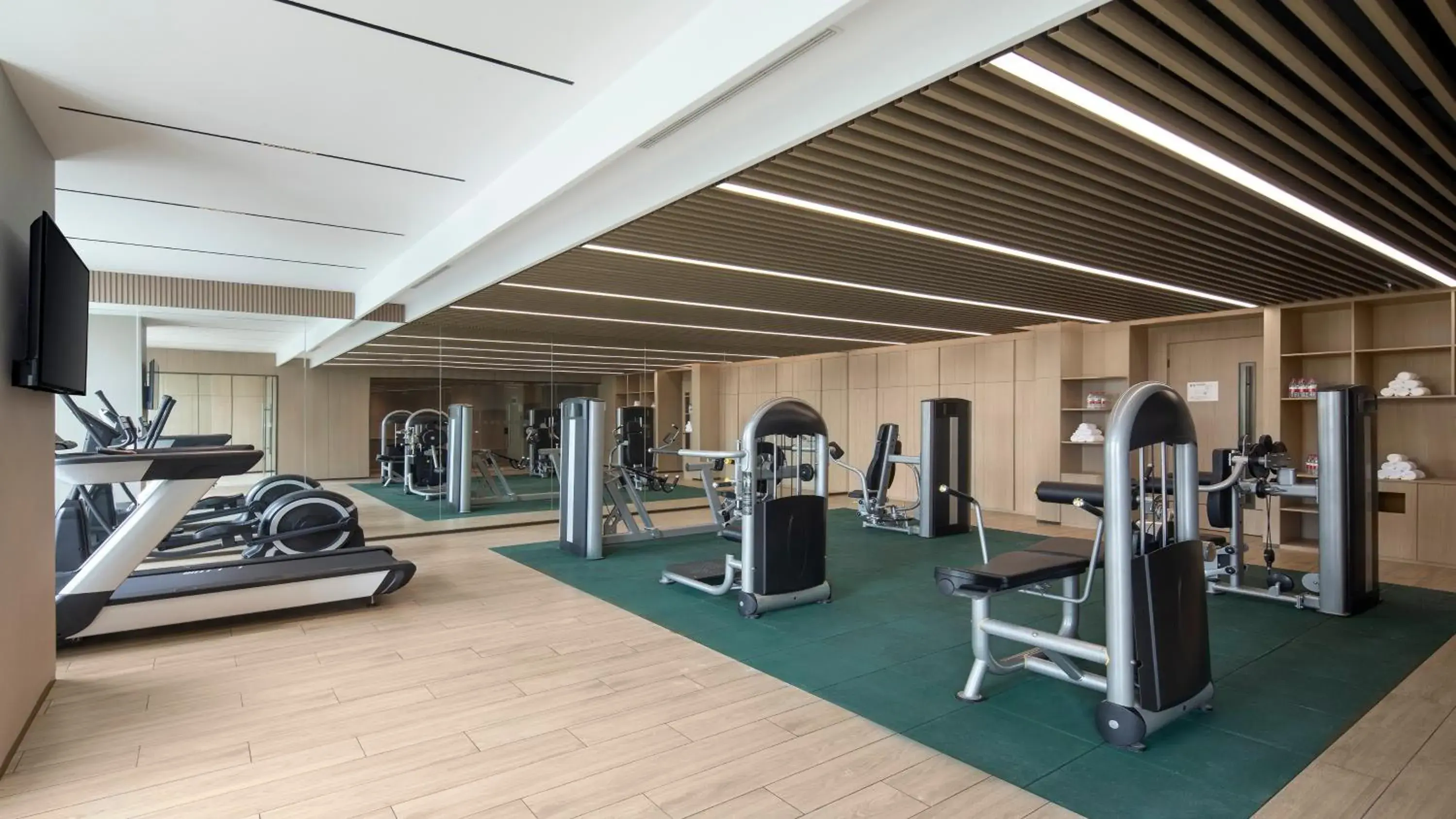 Property building in Holiday Inn Tongxiang Property building in Holiday Inn Tongxiang