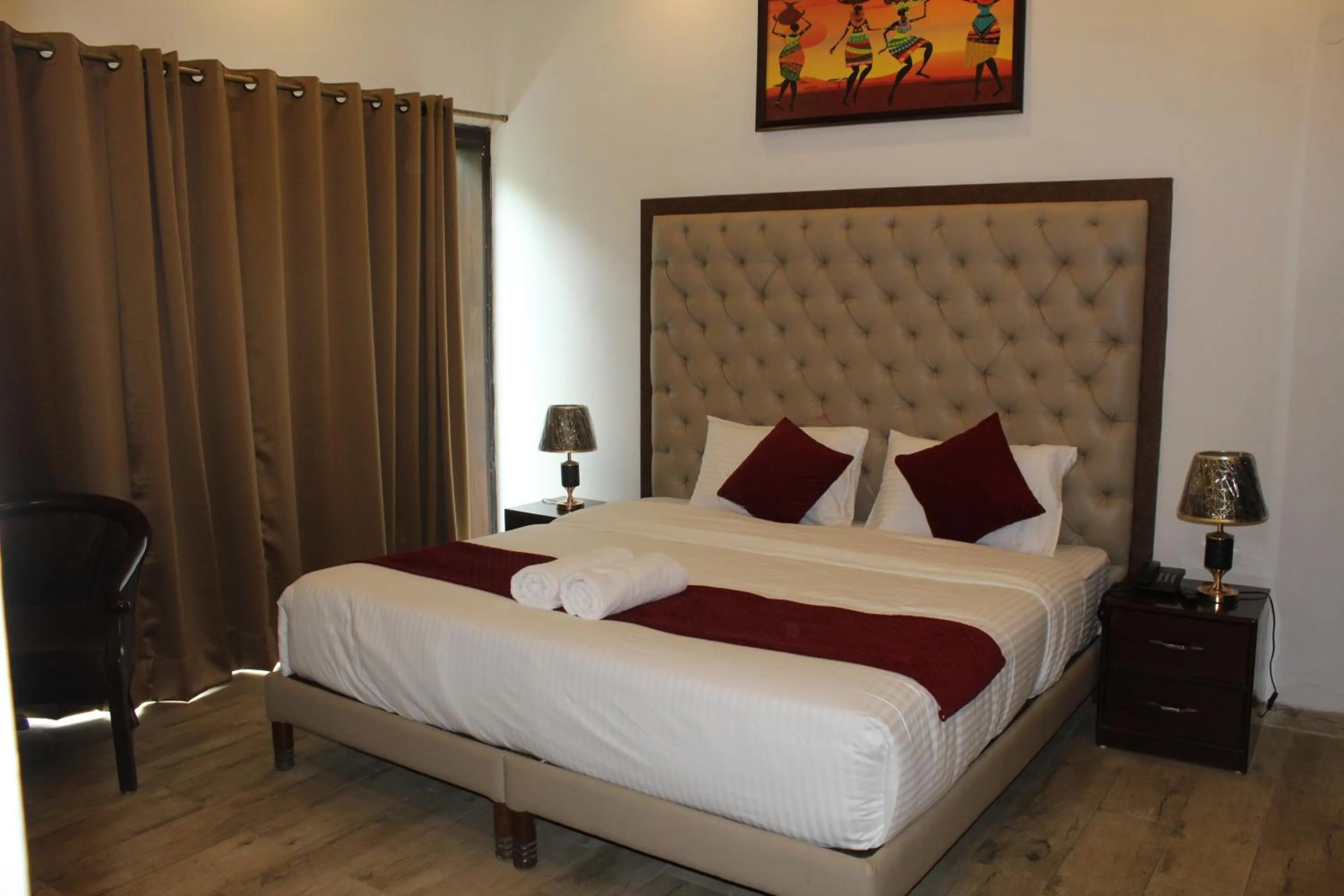 Bed in Khanna Residency