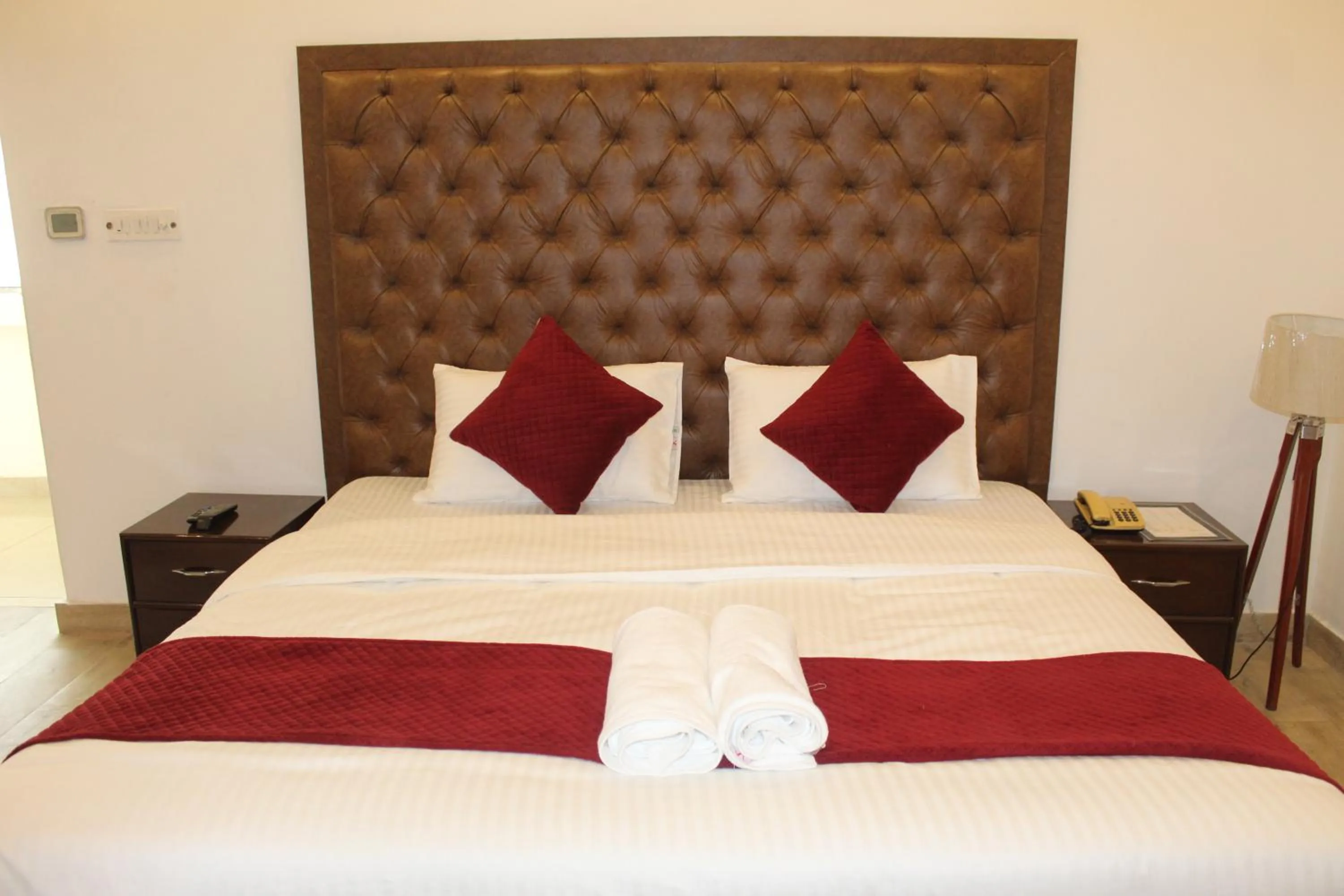 Bed in Khanna Residency