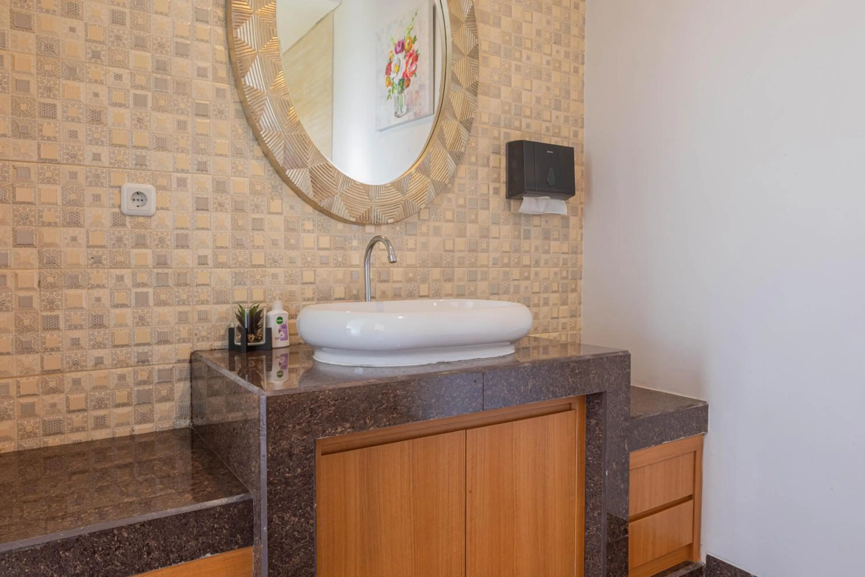 Bathroom in Lavender - Taman Tanda