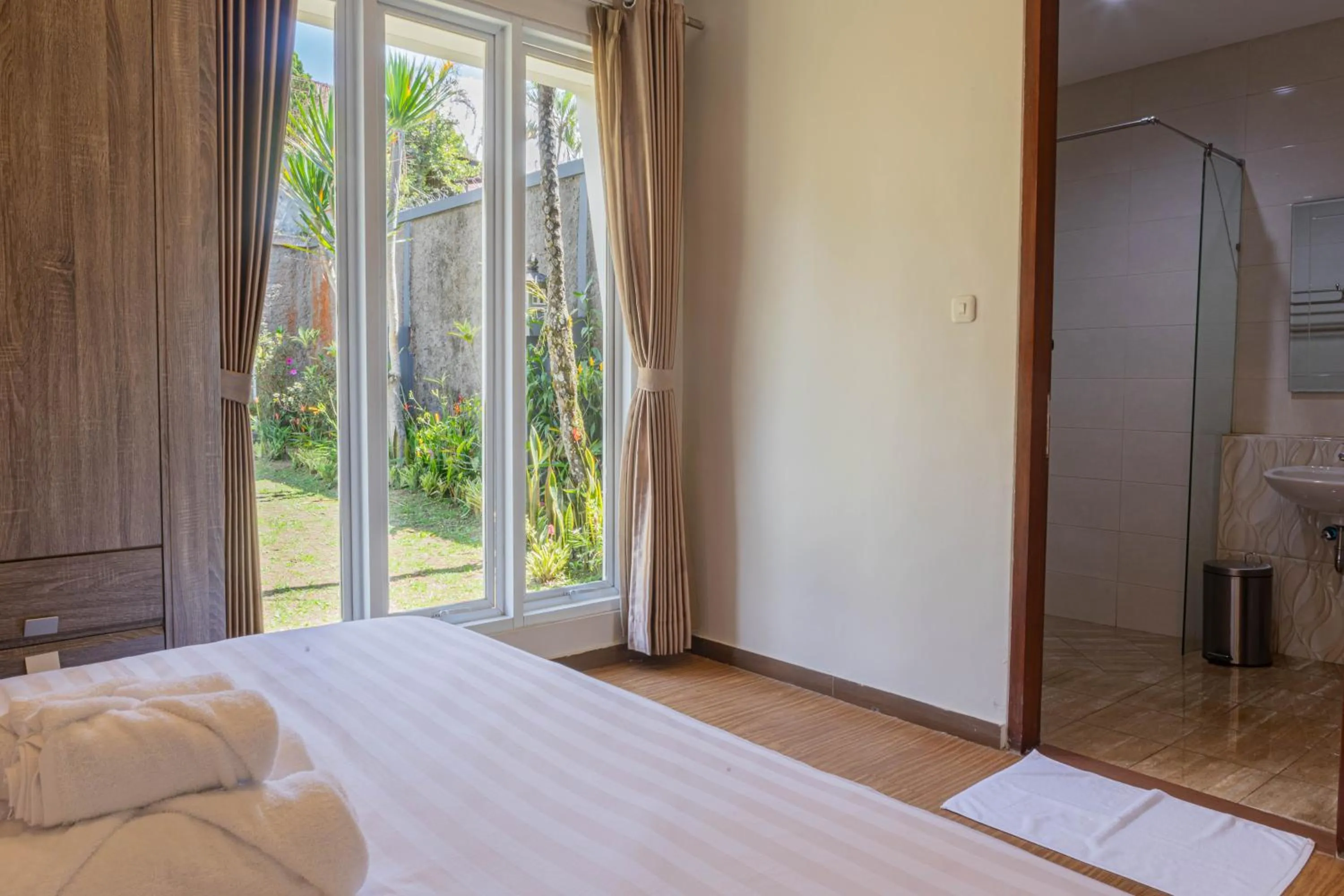 Bed in Lavender - Taman Tanda