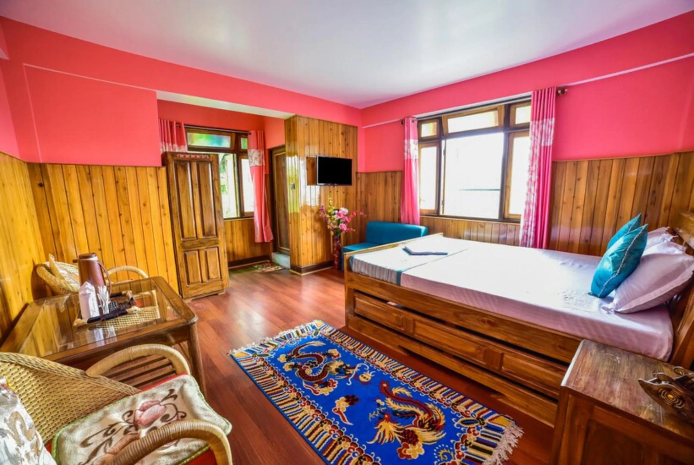 Bed in GRG Tharbaling Homestay Darjeeling