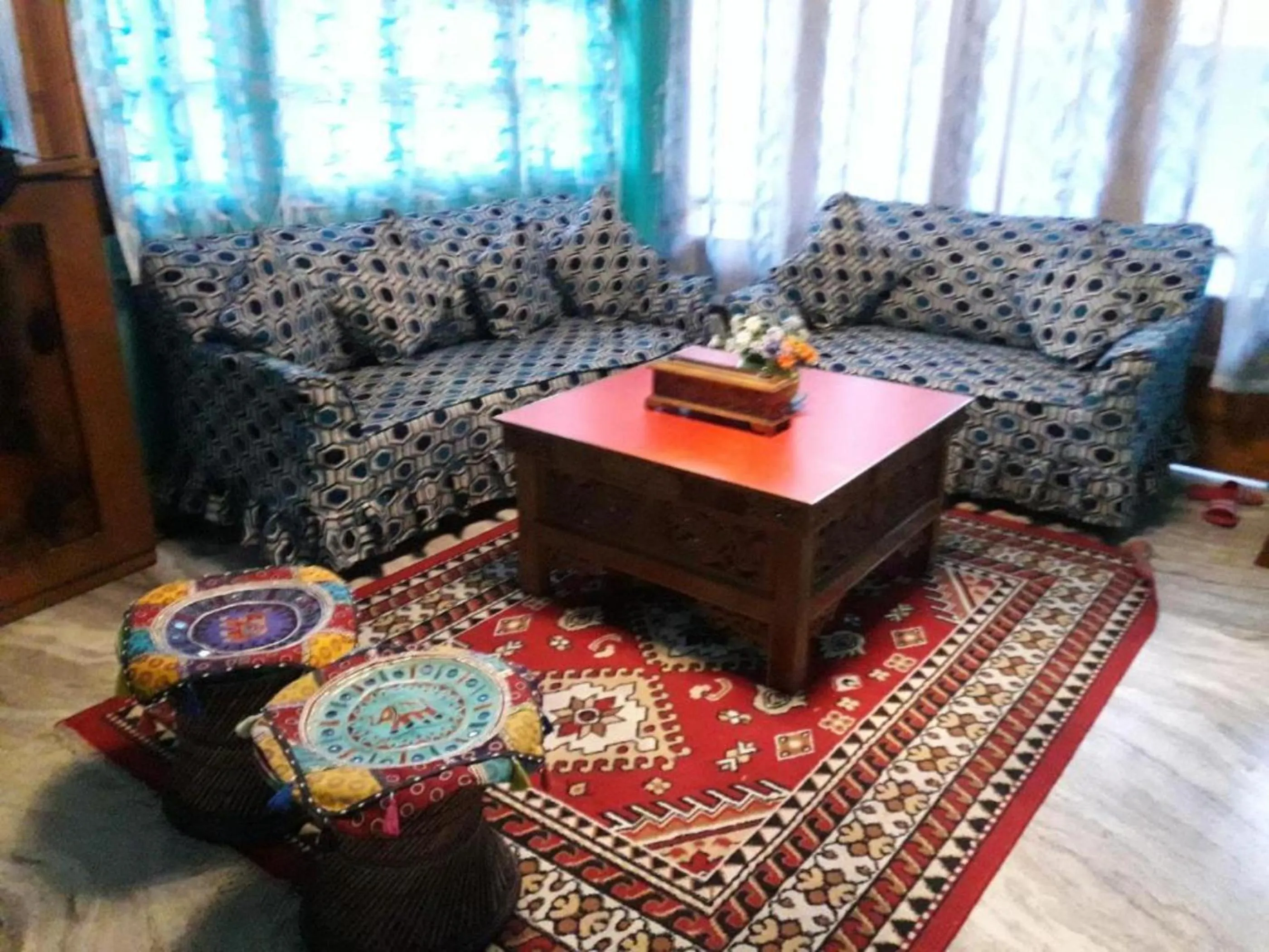 Living room in GRG Tharbaling Homestay Darjeeling
