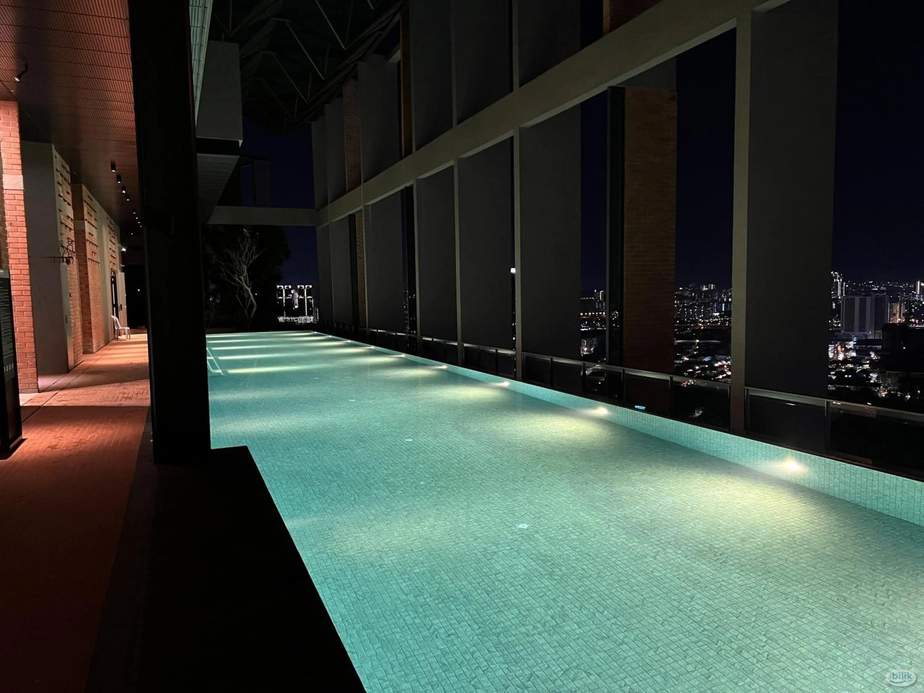 Night in Millerz Square by KL Minsu