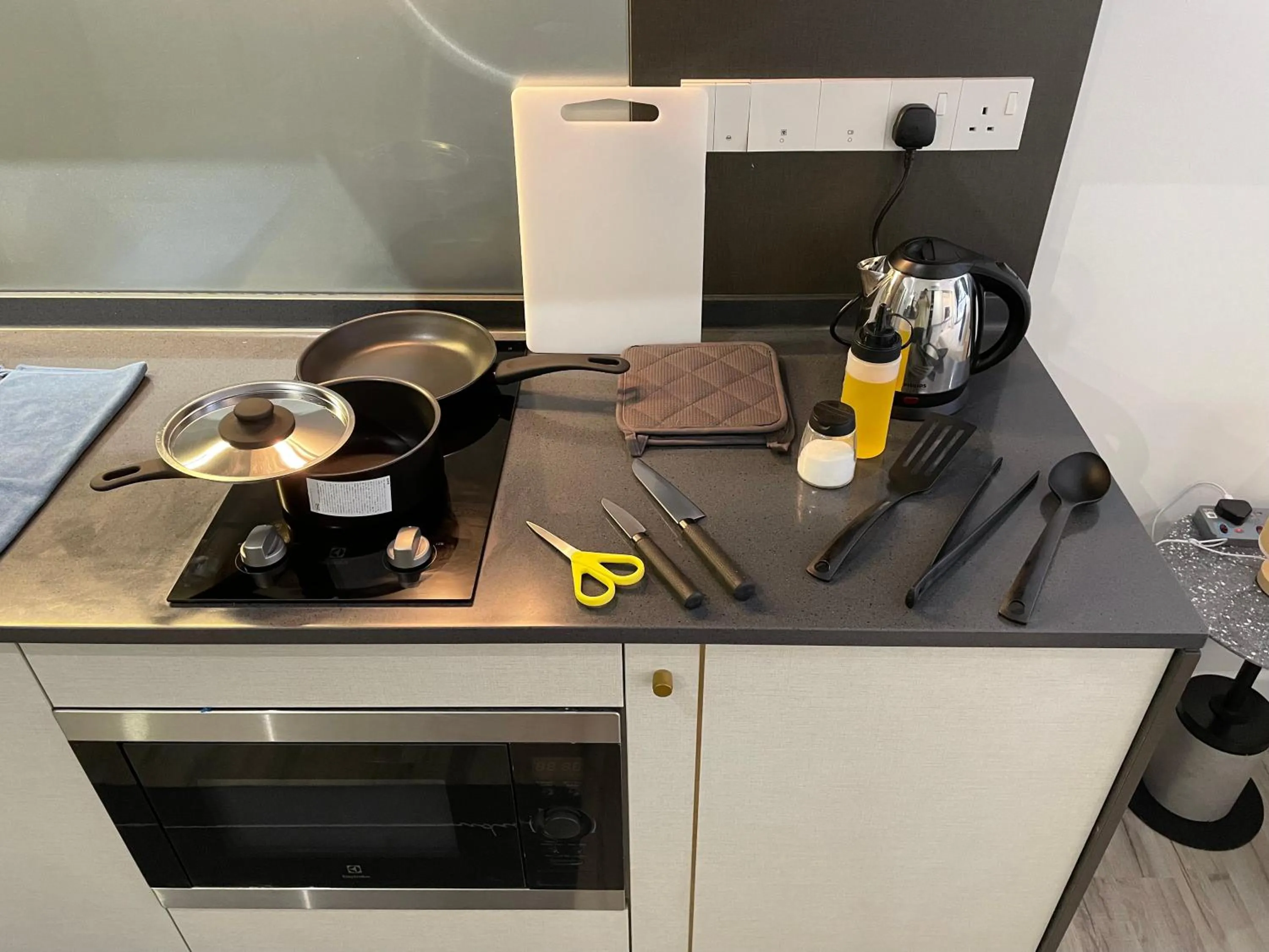 Coffee/tea facilities in Millerz Square by KL Minsu