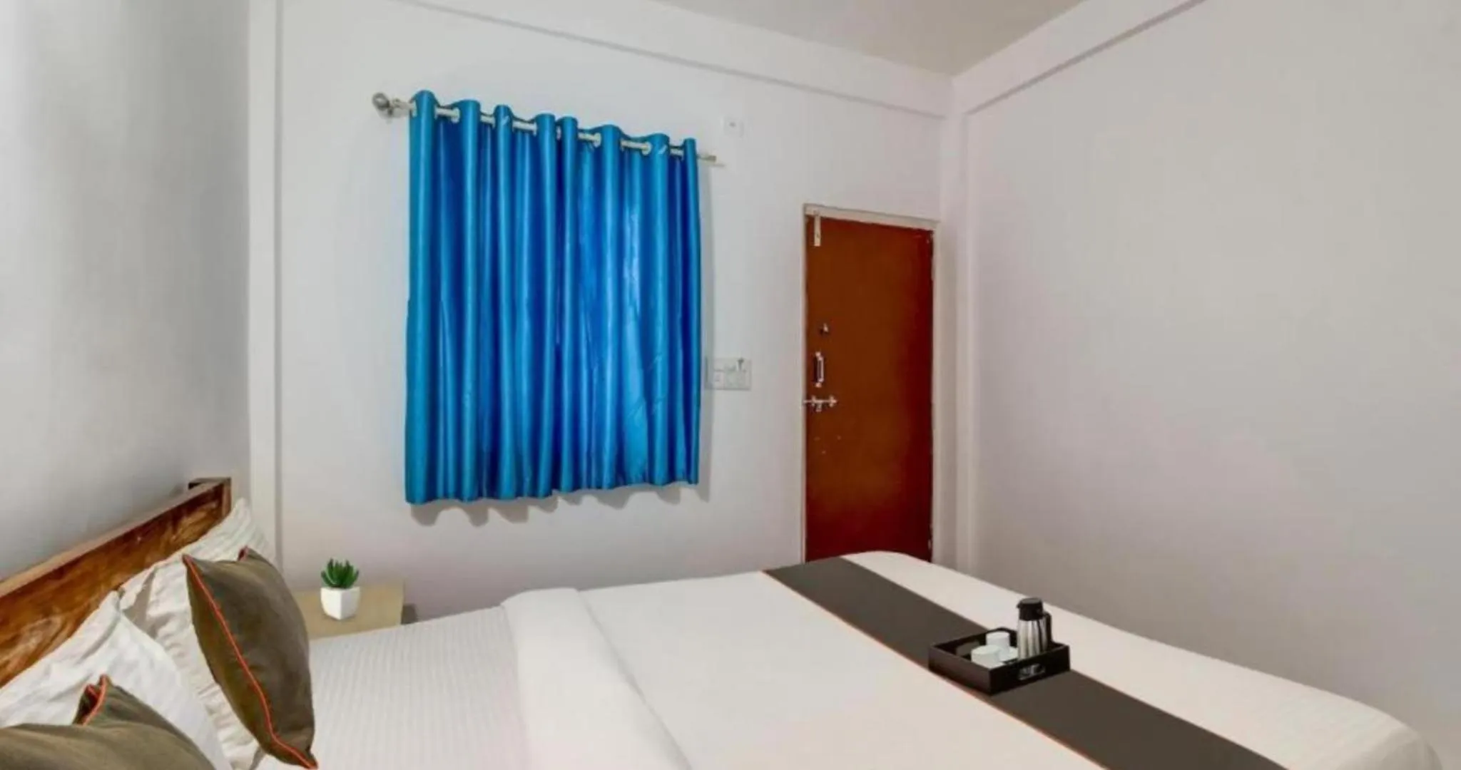 Bedroom, Bed in Aqua Wave by YogiTree Hotels