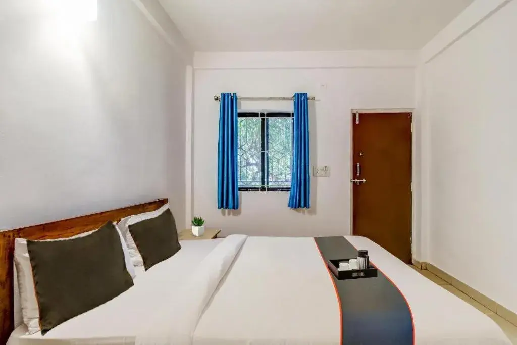 Bed in Aqua Vista Bed in Aqua Vista