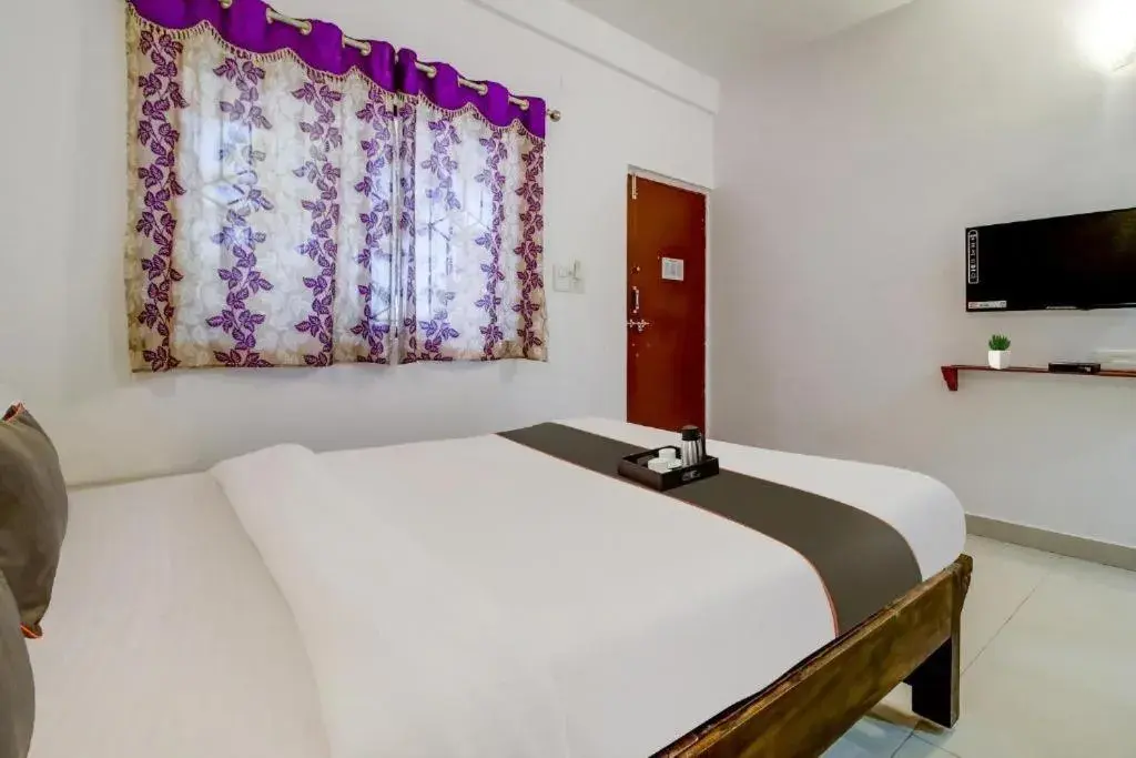 Bed in Aqua Vista Bed in Aqua Vista