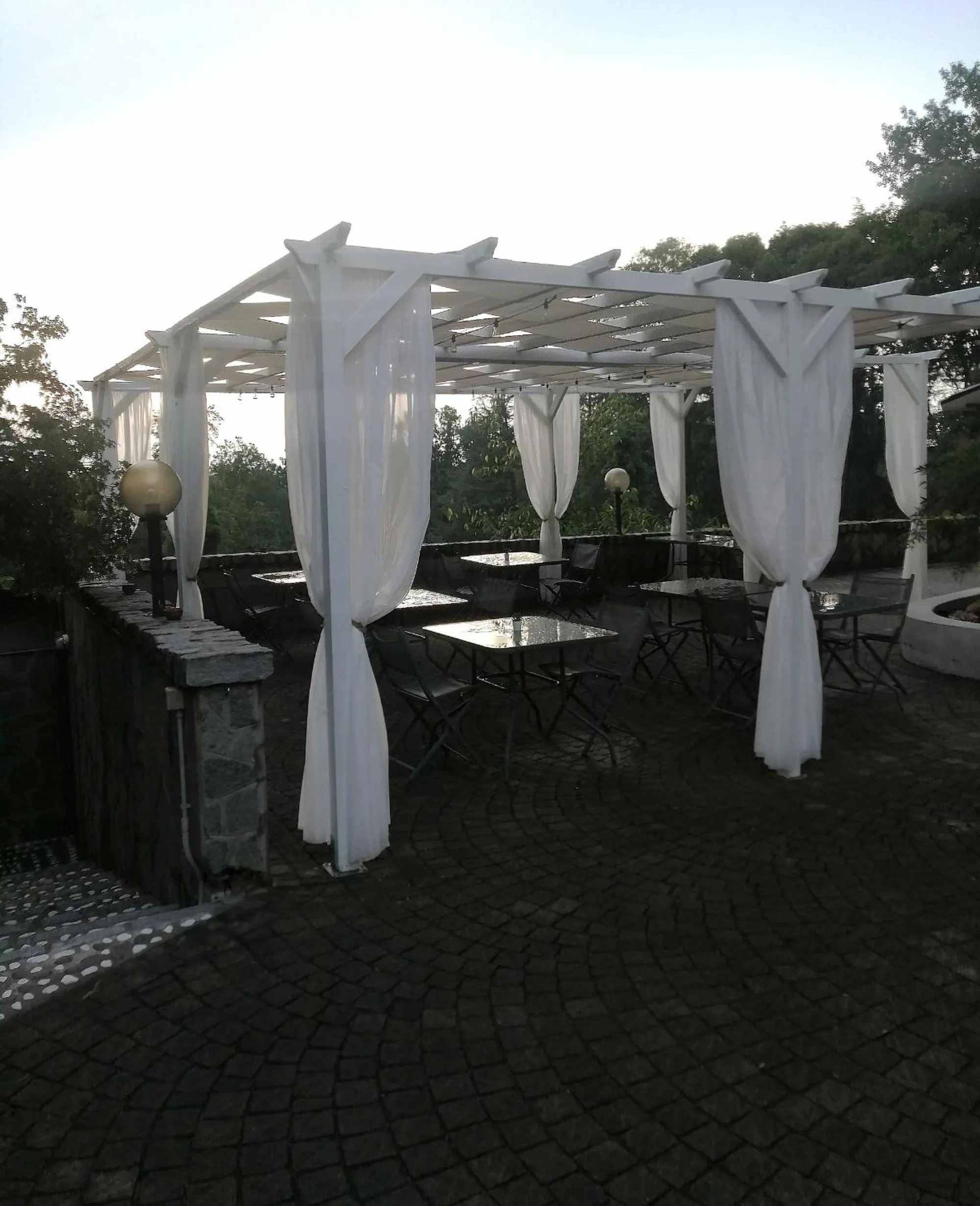 Patio, Banquet Facilities in Saint Paul Luxury Holiday Home by Alterego