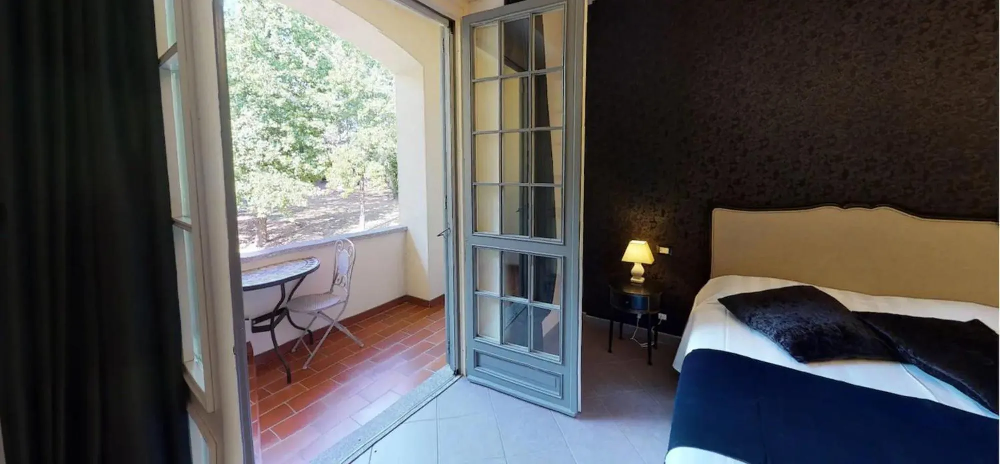 Bed in Saint Paul Luxury Holiday Home by Alterego