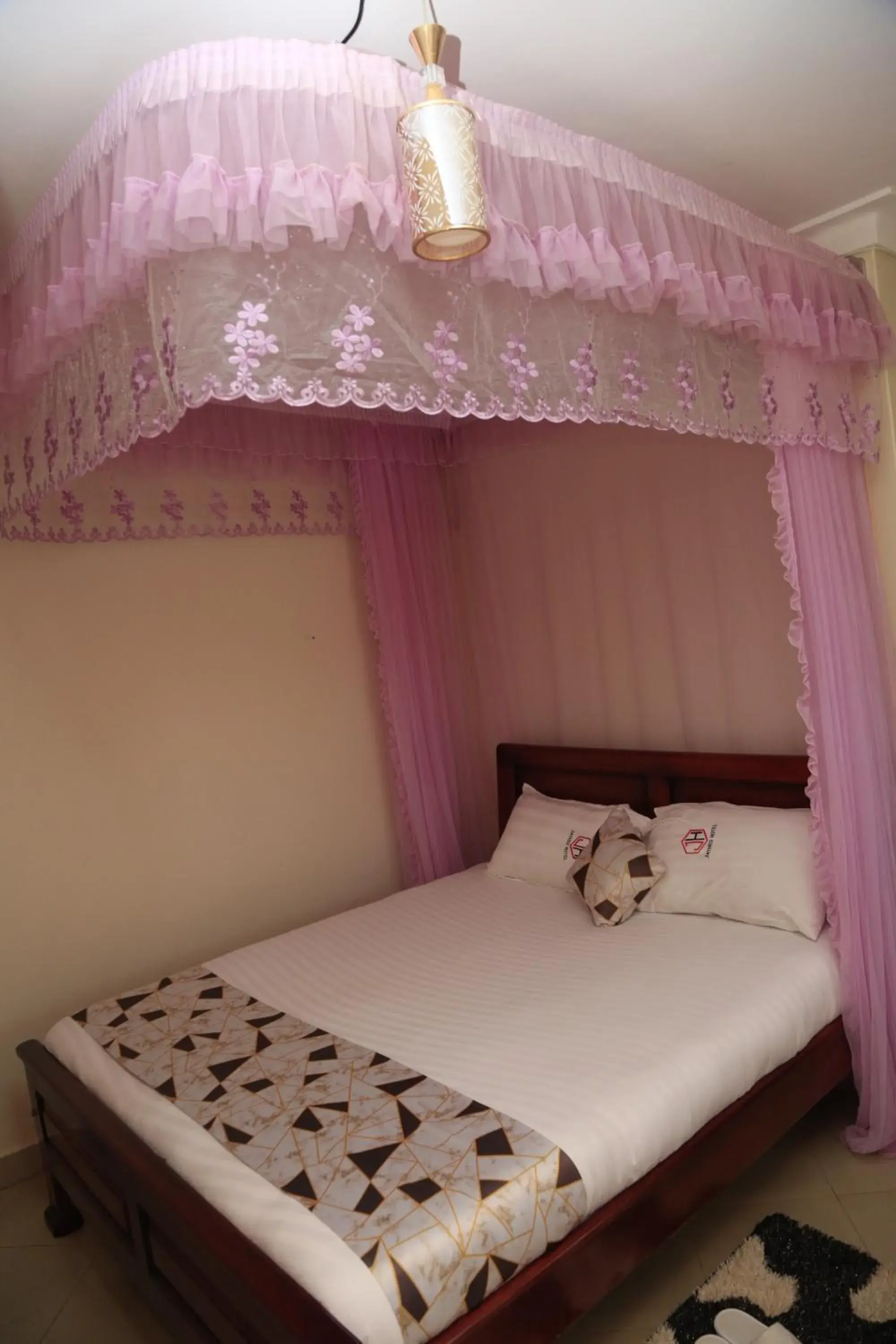 Double Room with Balcony in Jatheo Hotel Rwentondo Double Room with Balcony in Jatheo Hotel Rwentondo