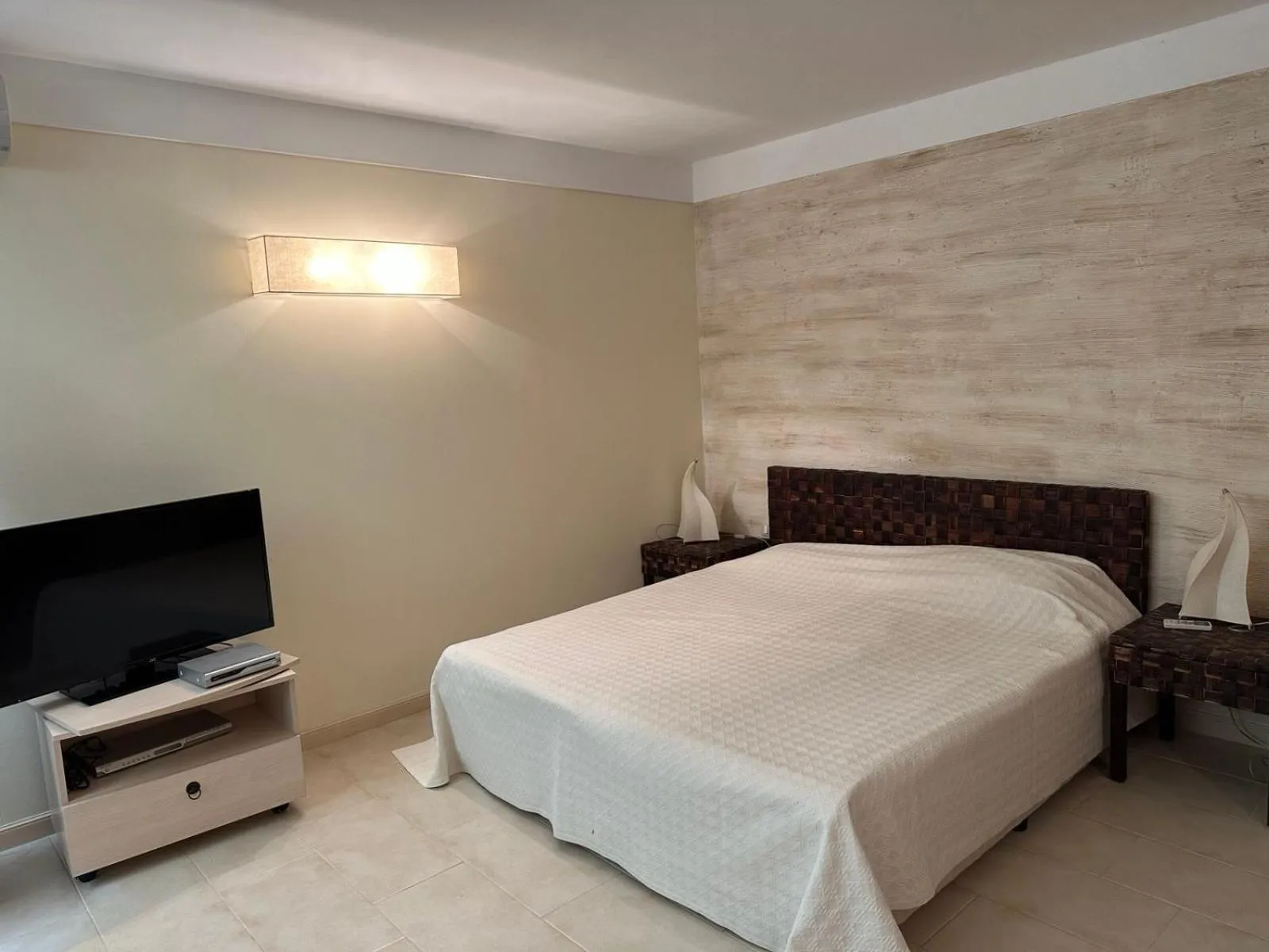 Bed in Oazis VIP Club