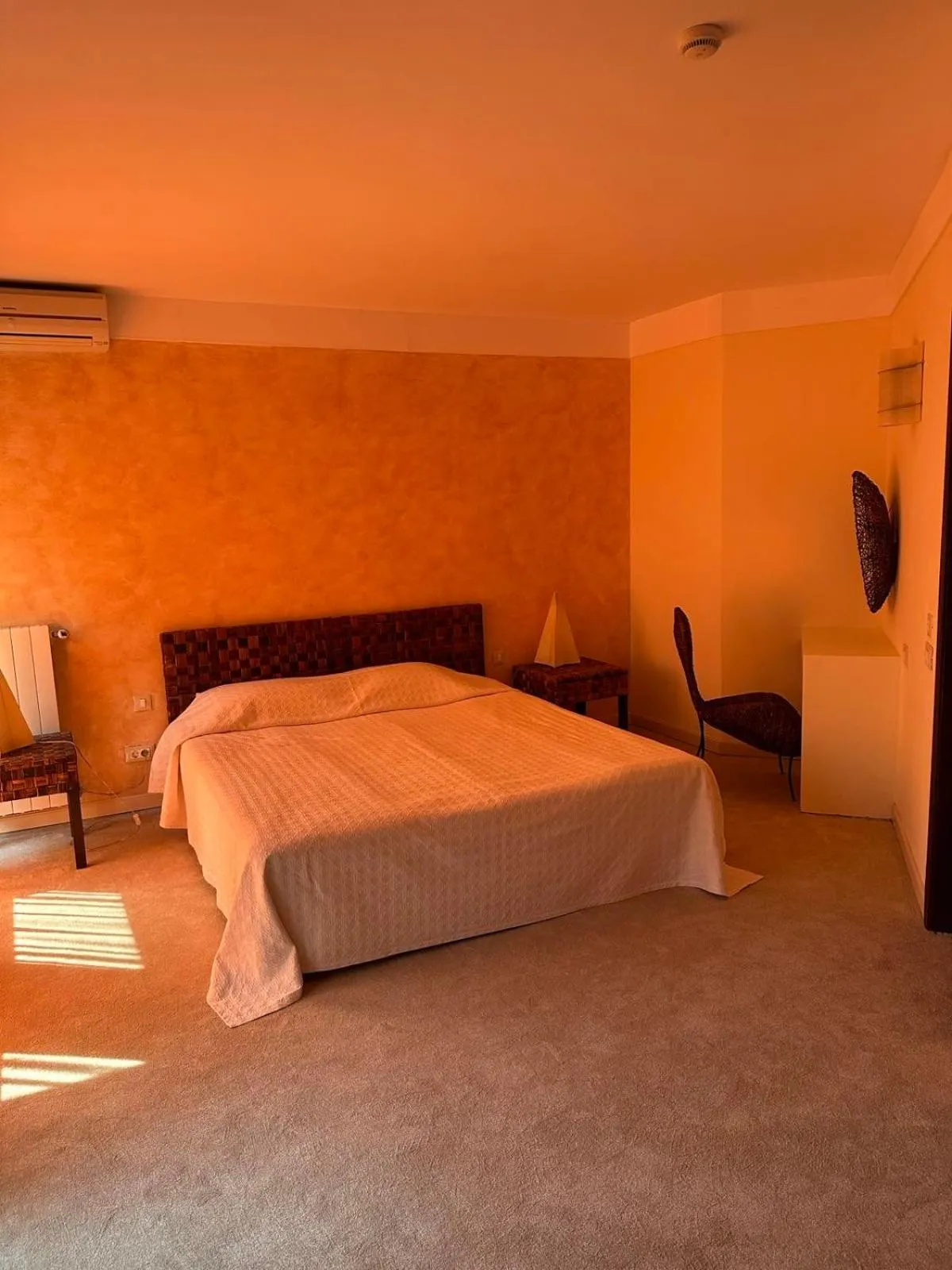 Bed in Oazis VIP Club