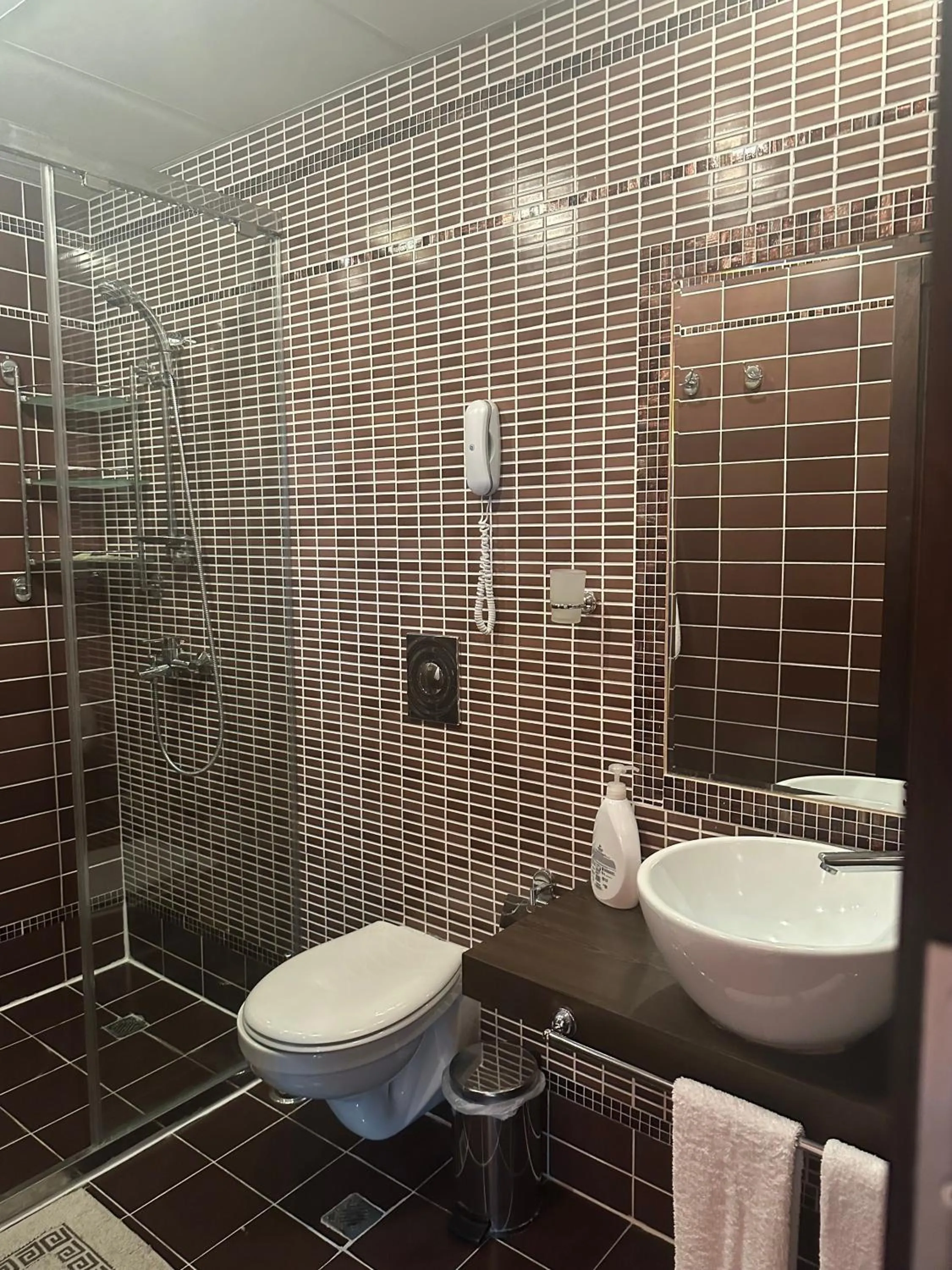 Shower in Oazis VIP Club