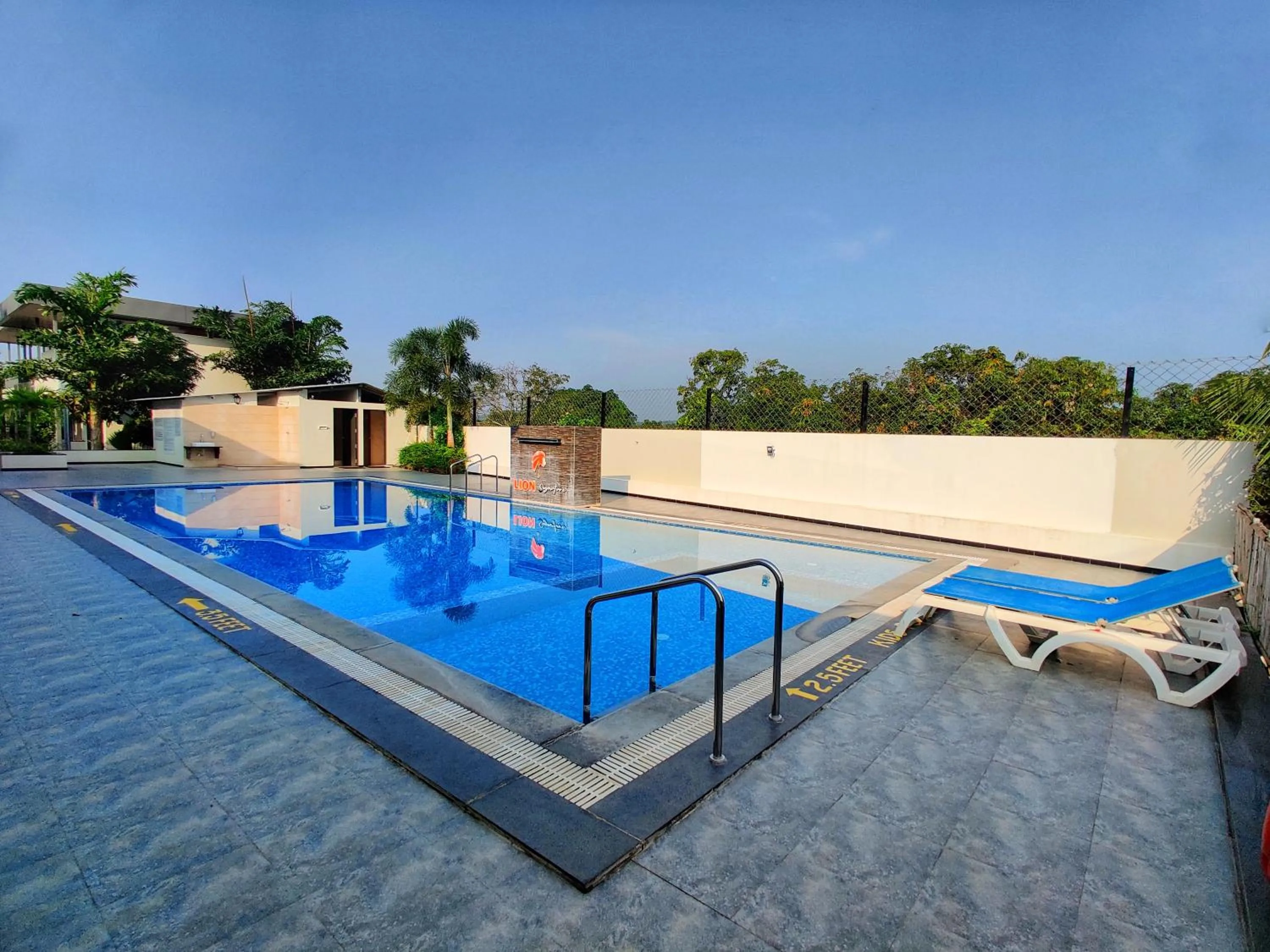 Swimming pool in Lion Signature Family Resort