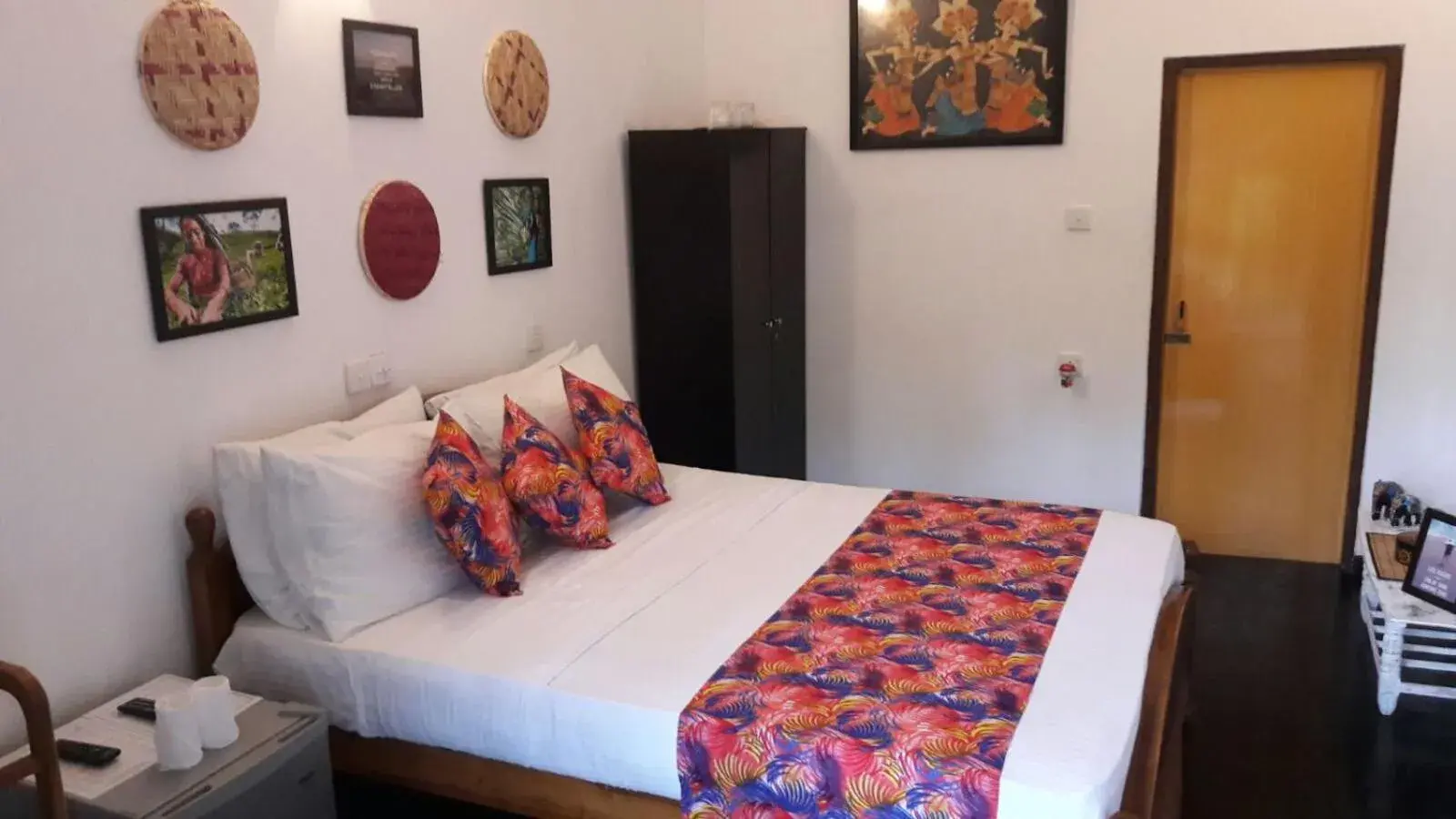 Superior Double Room with Fan in Anara Villa Superior Double Room with Fan in Anara Villa