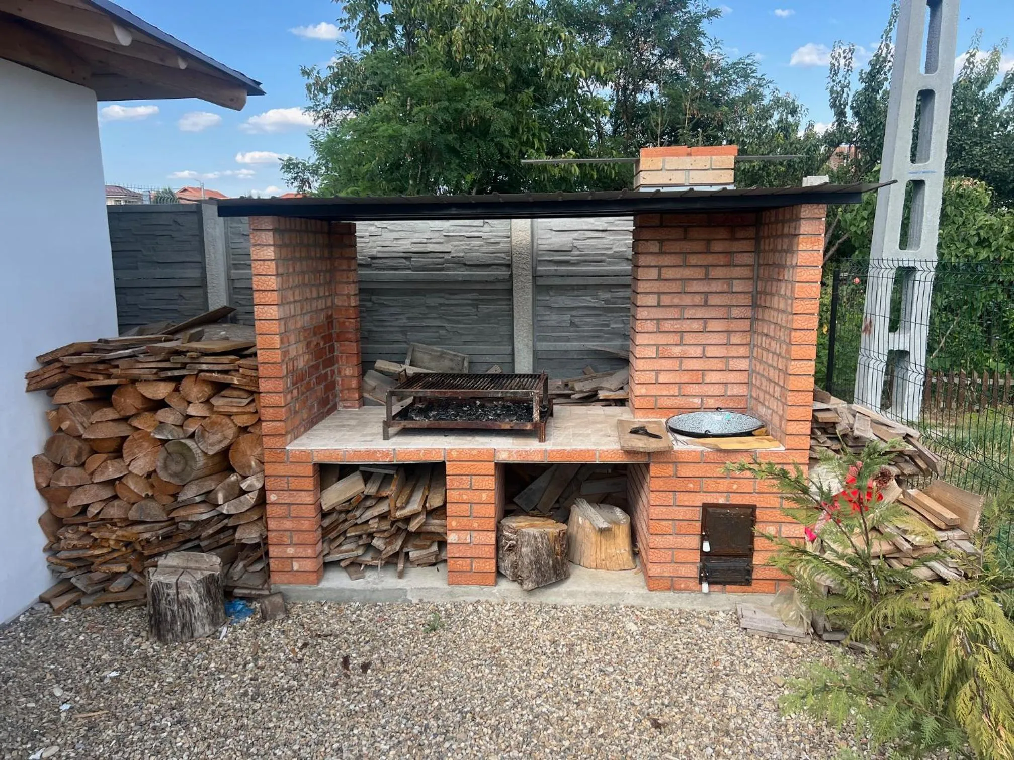 BBQ facilities in Villa Class