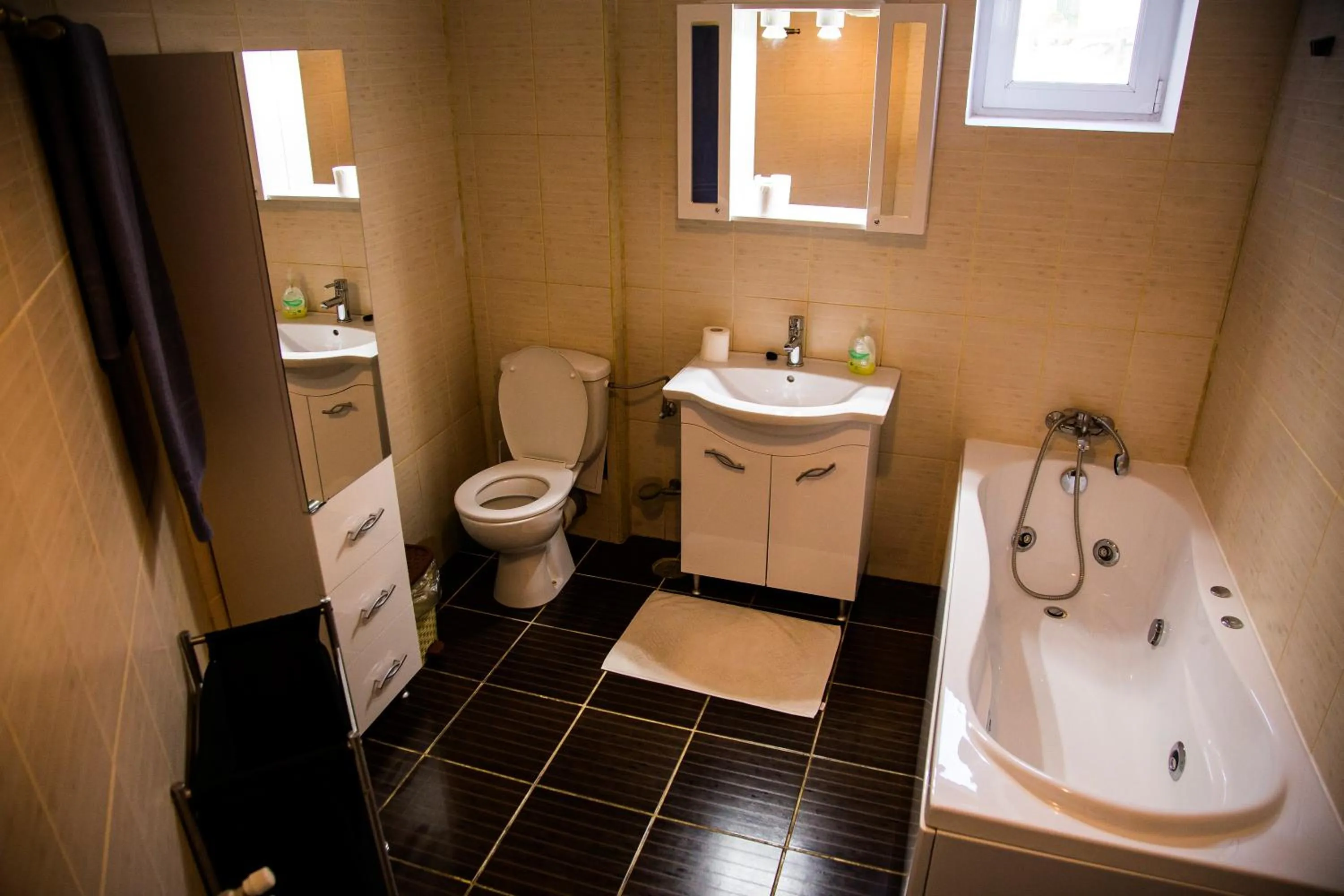 Bathroom in Hotel Jolie Apartments