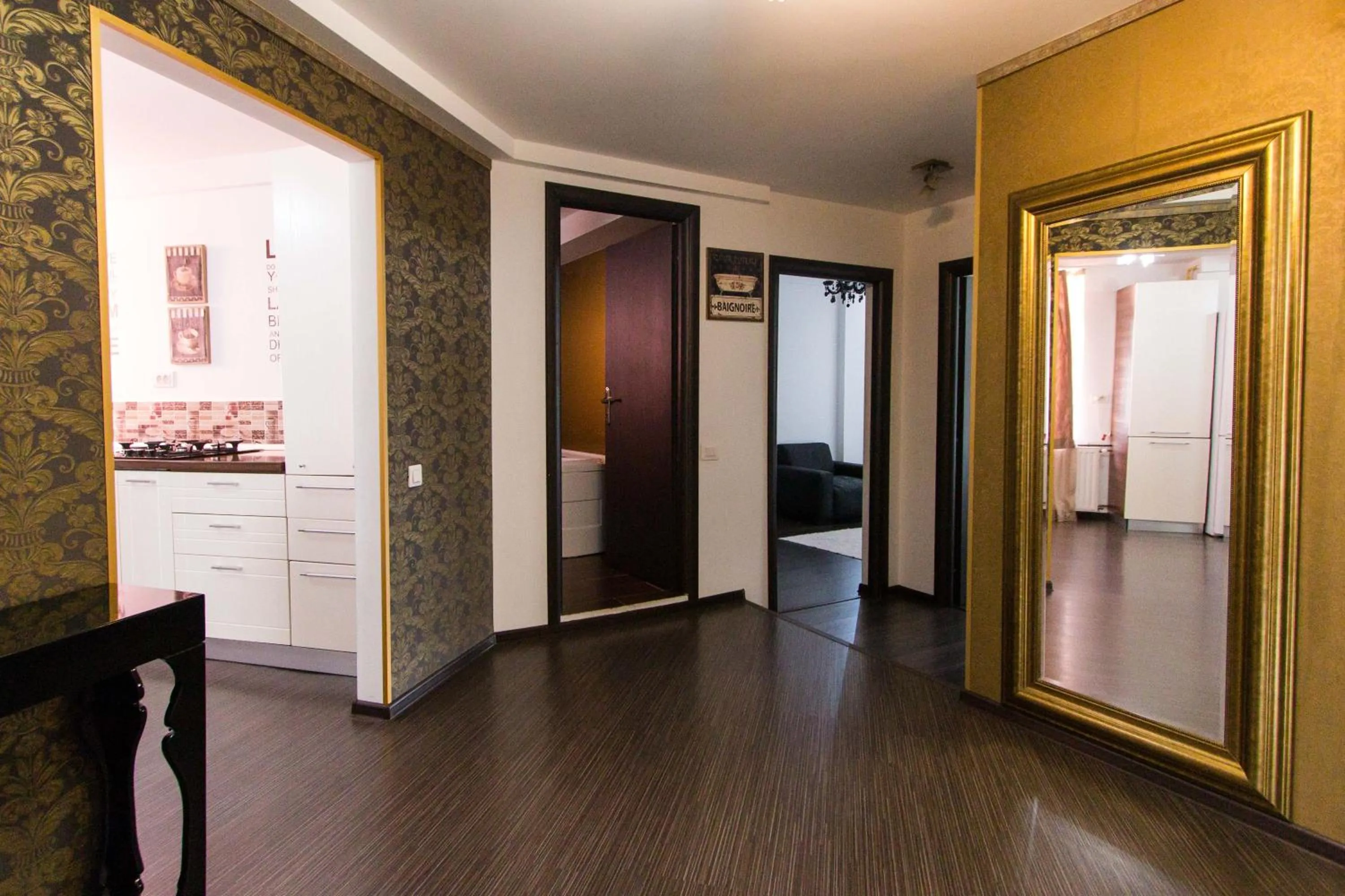 TV and multimedia in Hotel Jolie Apartments