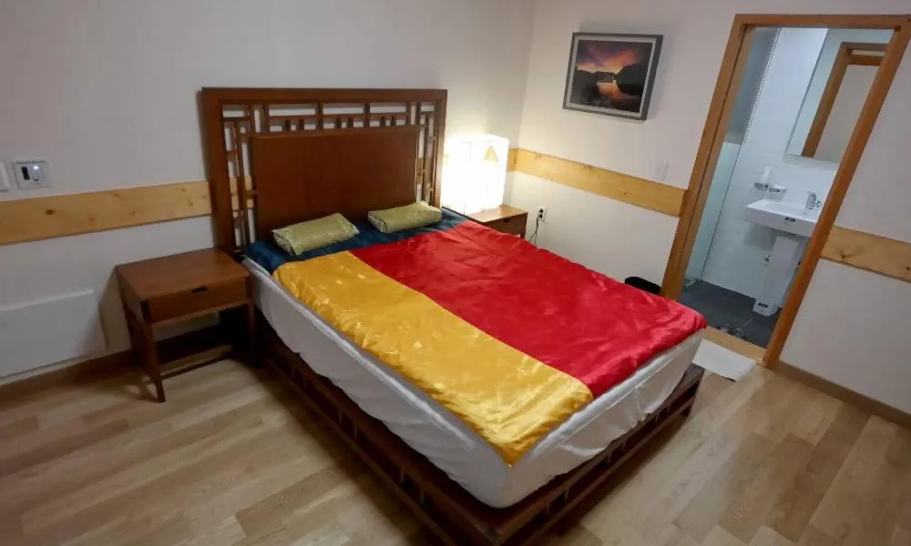 Bed in Hwangnamguan Hanok Village