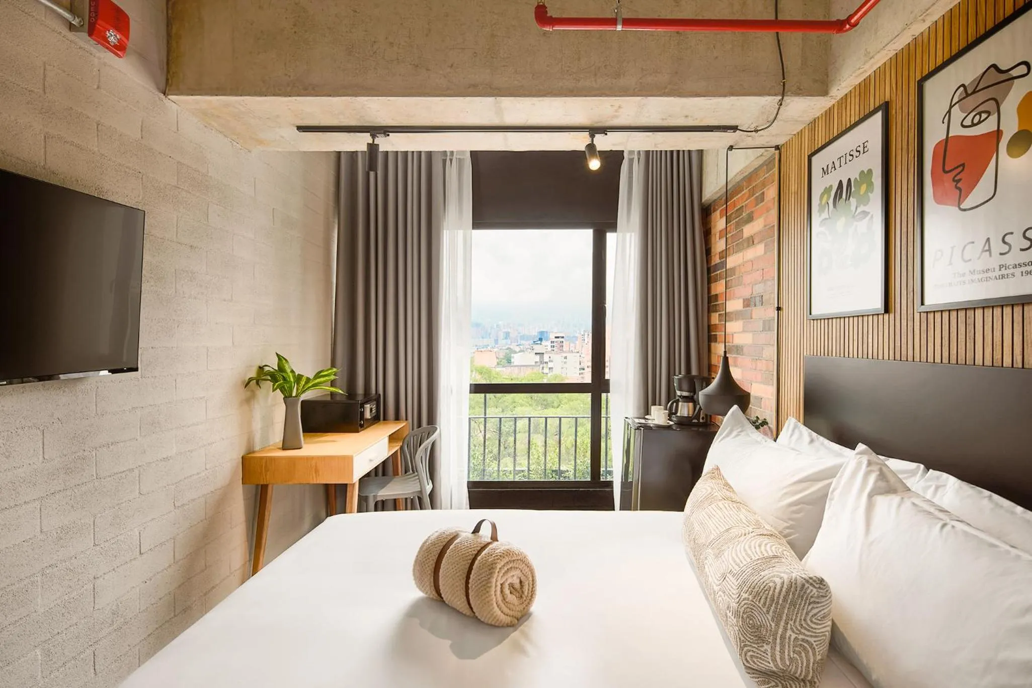 Bed in Urbit Social Lofts