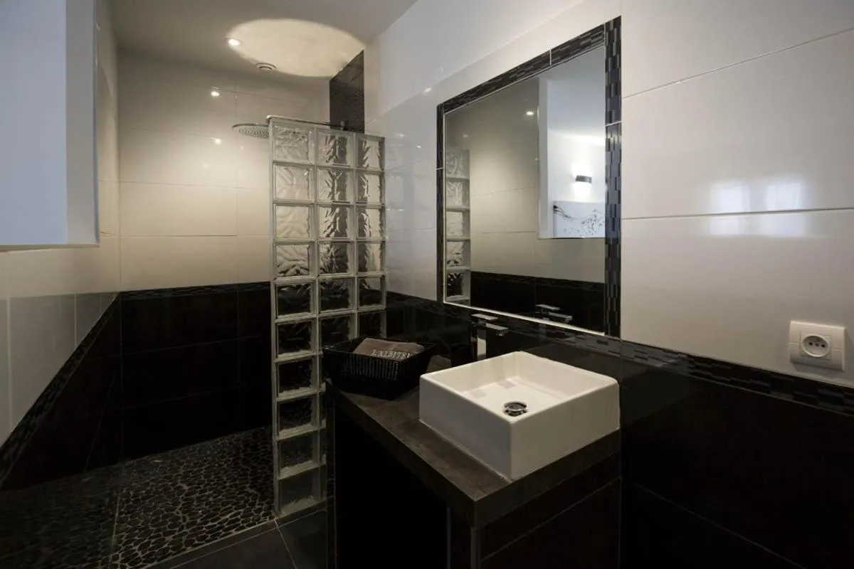 Bathroom in l'Albitru