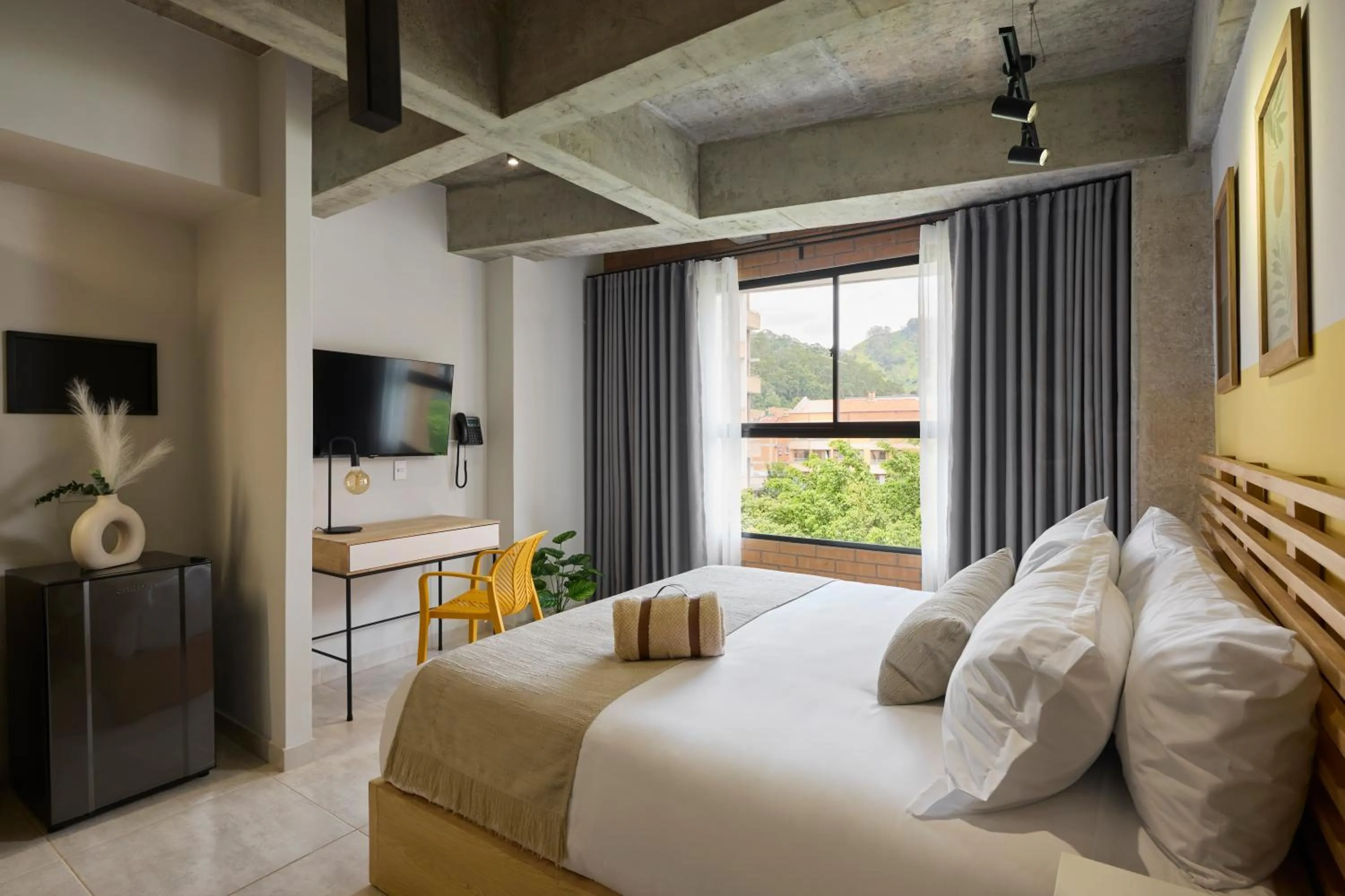 Communal lounge/ TV room in 30 Living Suites