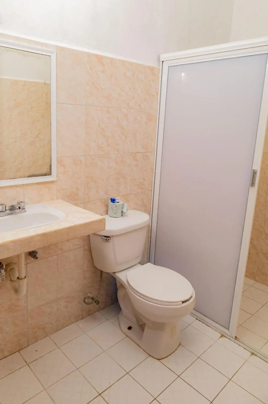 Double Room in Hotel Las Palmas en Laurel Double Room in Hotel Las Palmas en Laurel