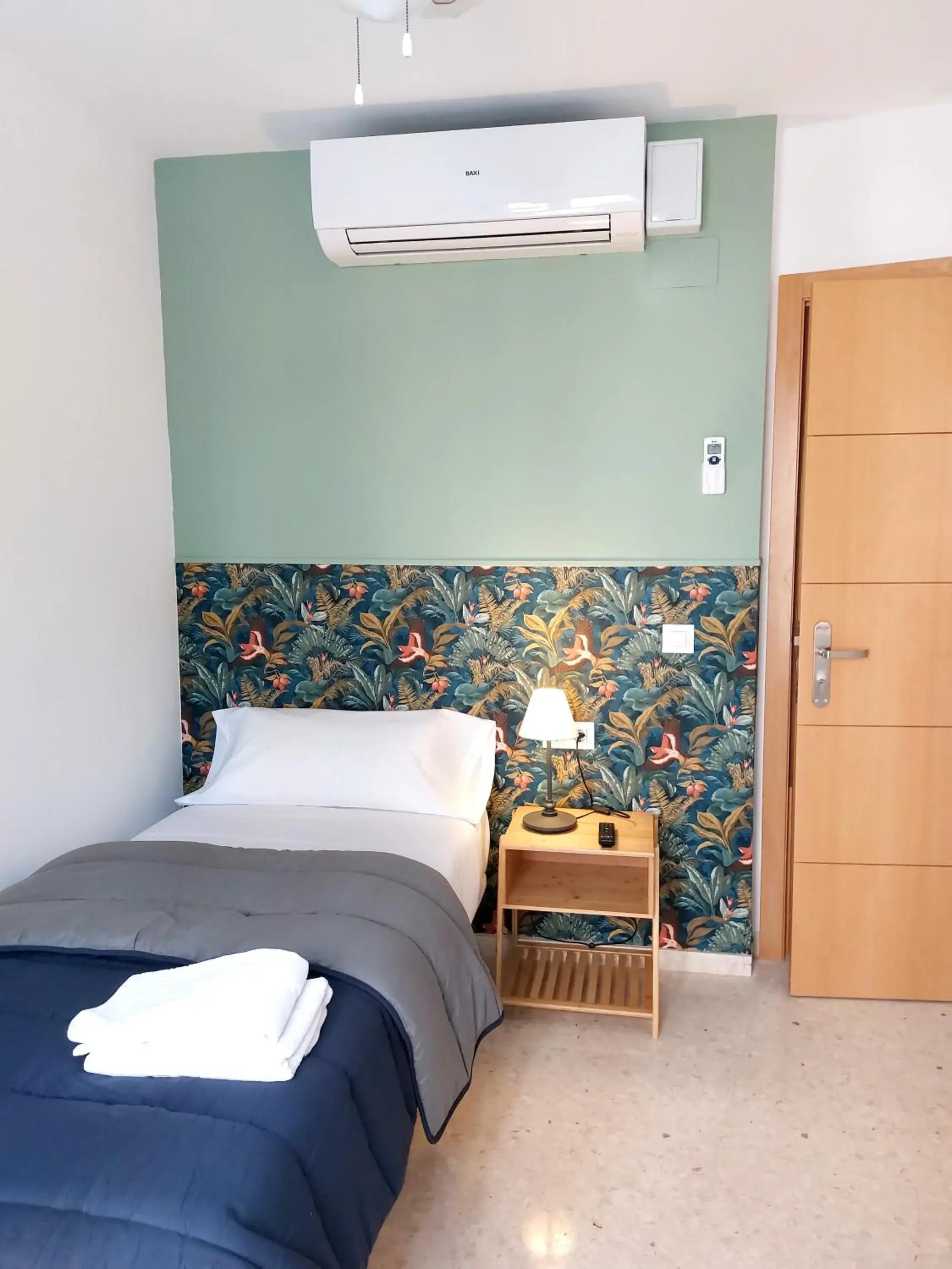 Single Room with Shared Bathroom in Habitaciones Barra89 Single Room with Shared Bathroom in Habitaciones Barra89