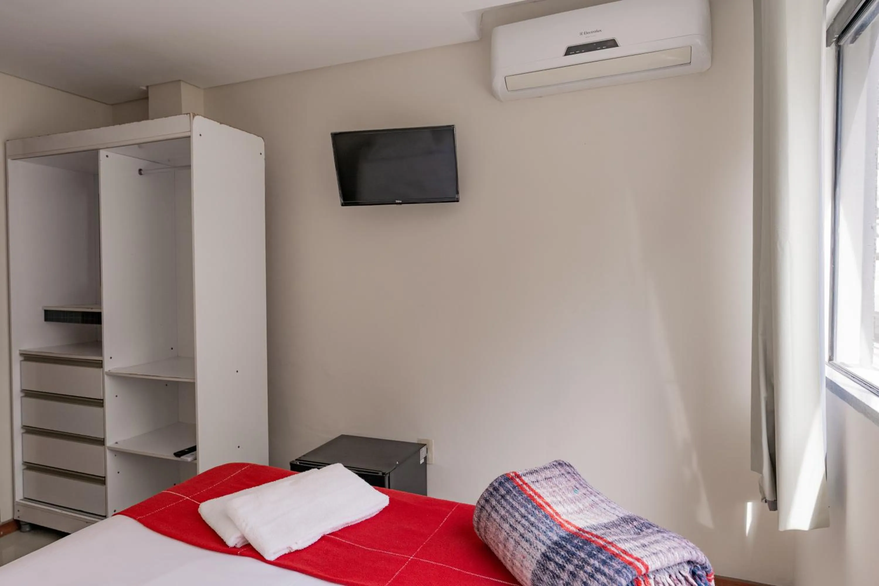 Photo of the whole room, Bed in HANNA Balneário Hotel