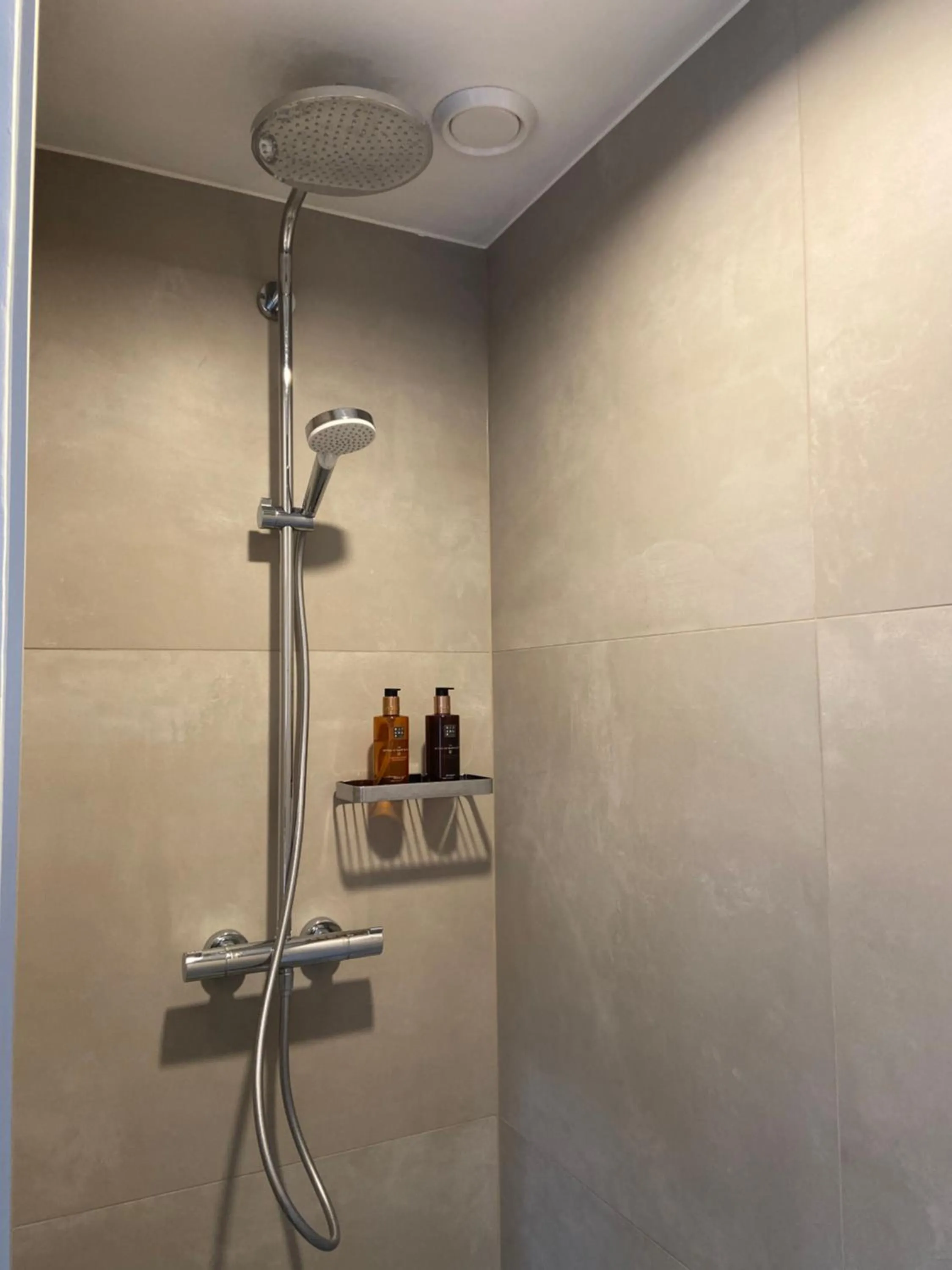 Shower in B&B Aline Florentine - adults only - Luxury B&B - Chambres d'Hôtes - Zimmer Frei