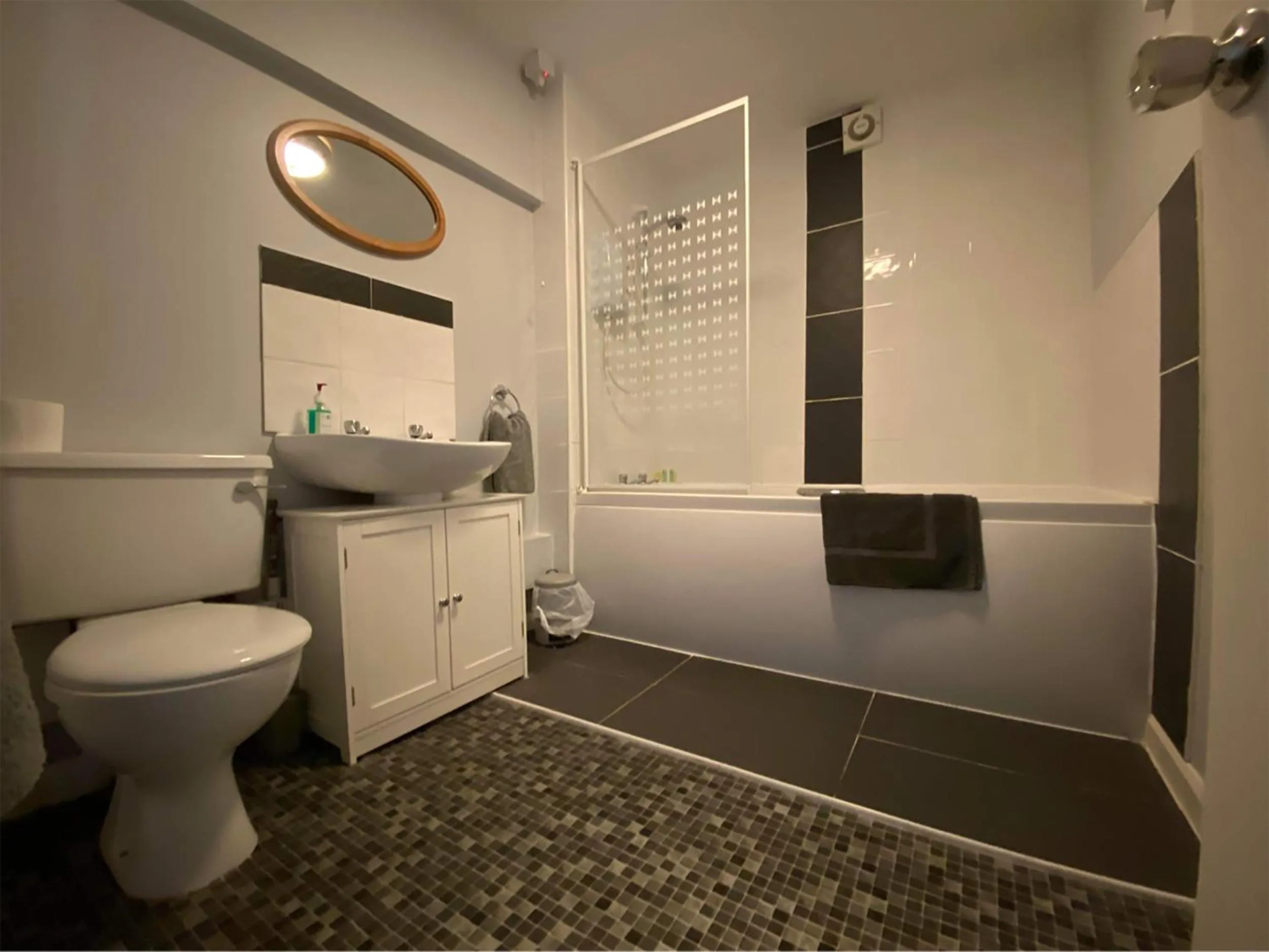 Bathroom in Crown & Anchor