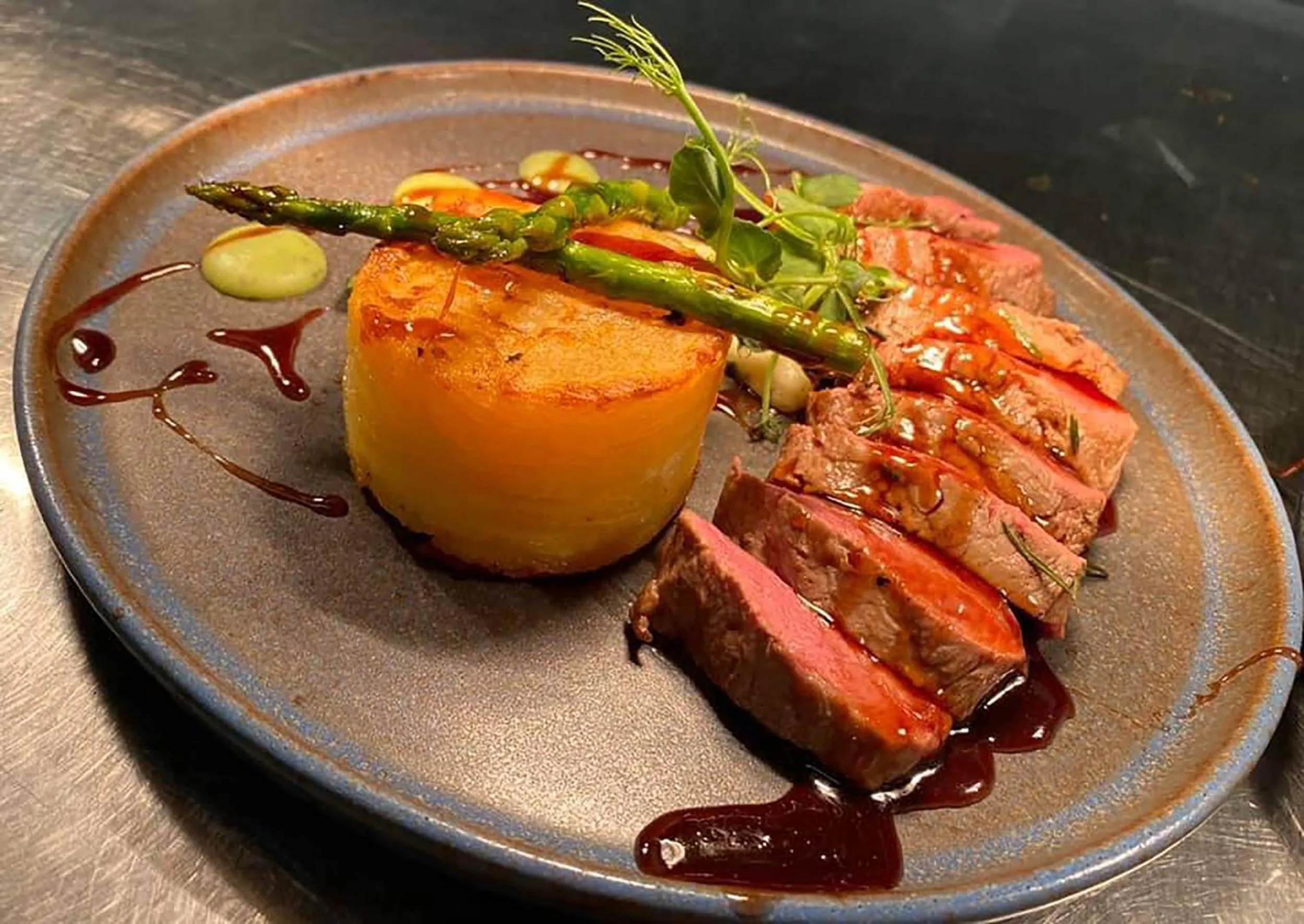 Restaurant/places to eat in Crown & Anchor