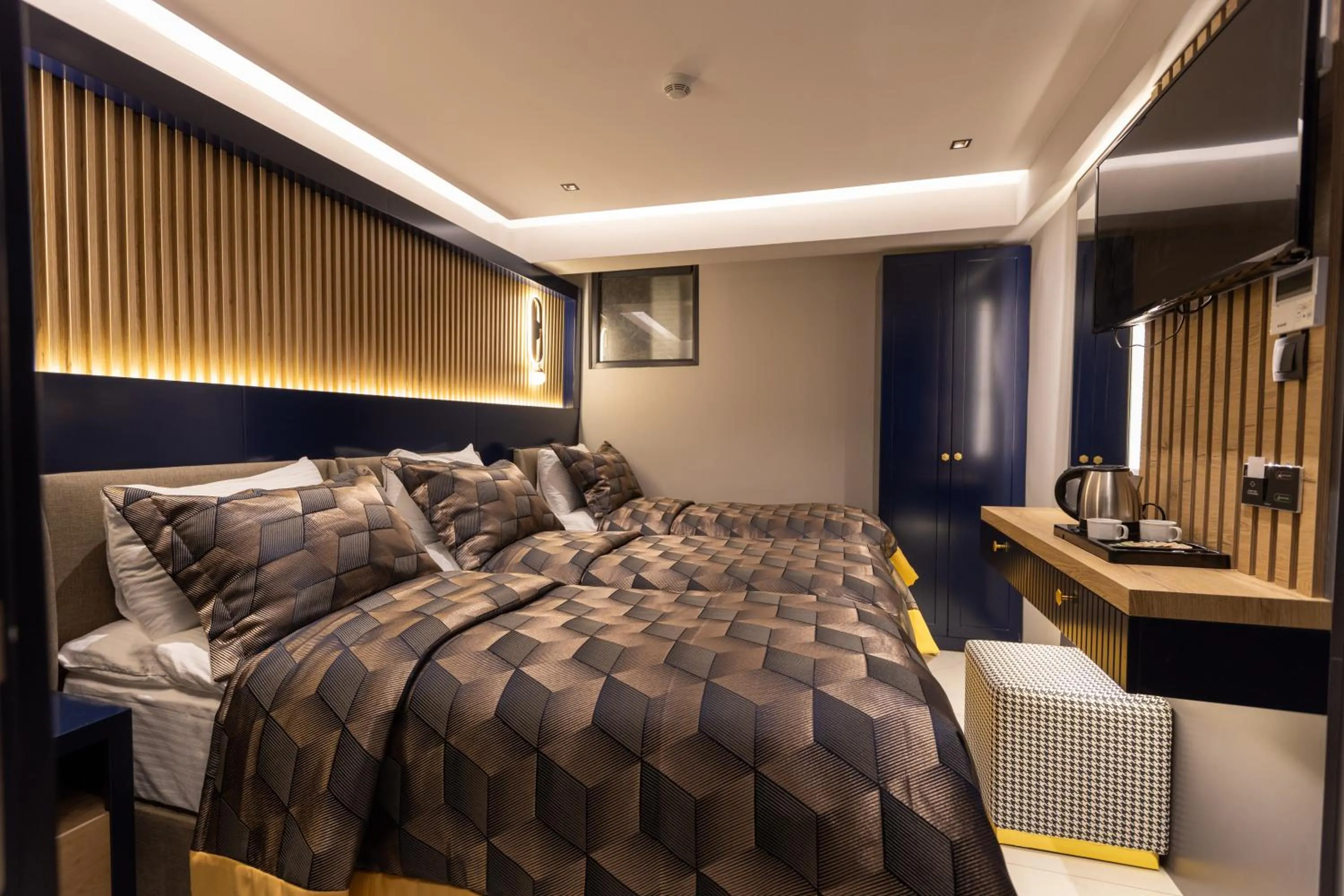 Bed in AMASRA DADAYLI HOTEL