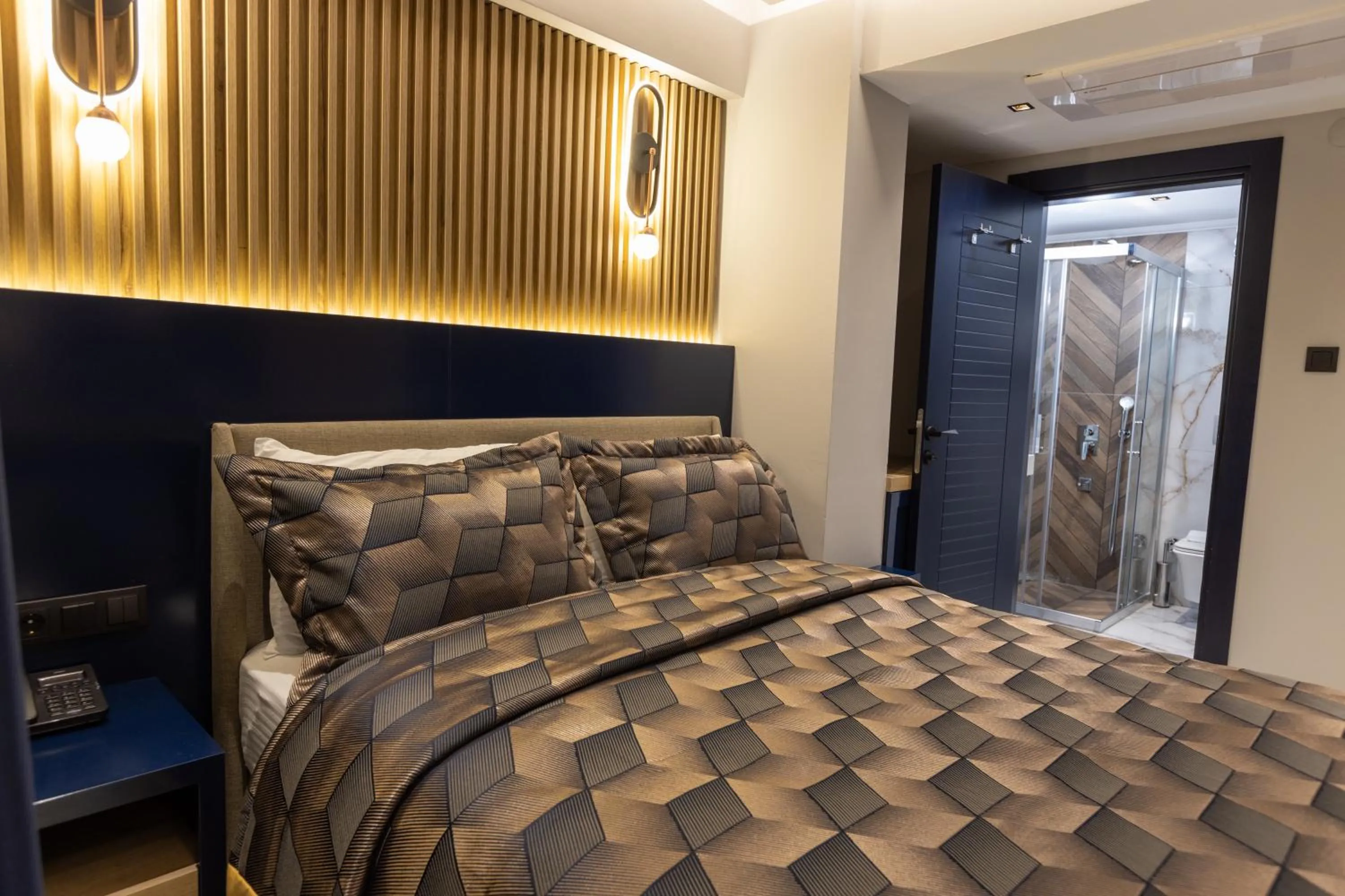 Bed in AMASRA DADAYLI HOTEL