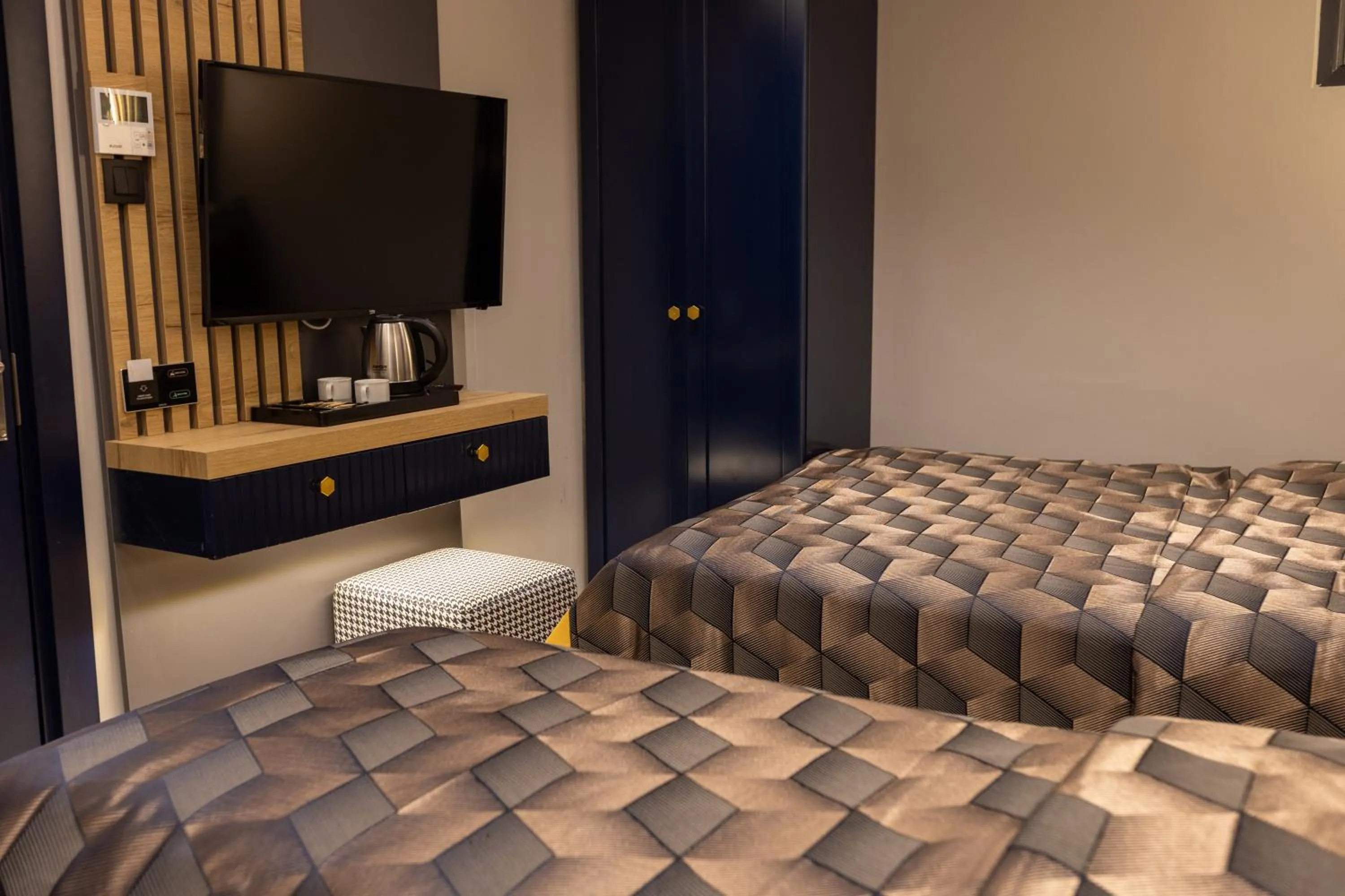 Bed in AMASRA DADAYLI HOTEL