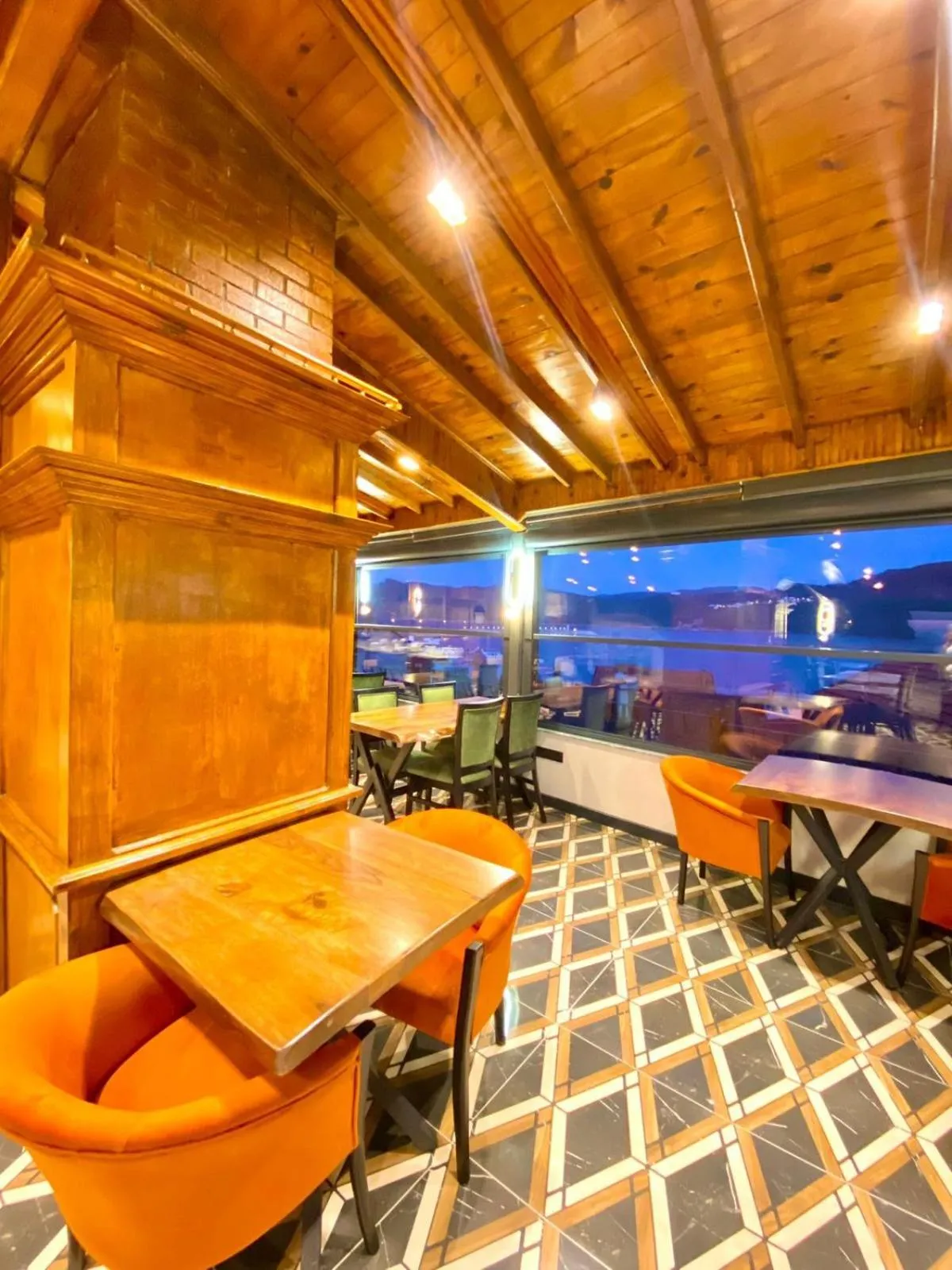 Restaurant/places to eat in AMASRA DADAYLI HOTEL