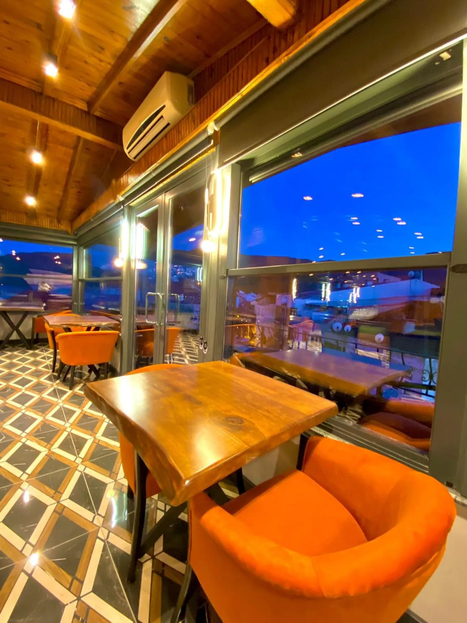 Restaurant/places to eat in AMASRA DADAYLI HOTEL