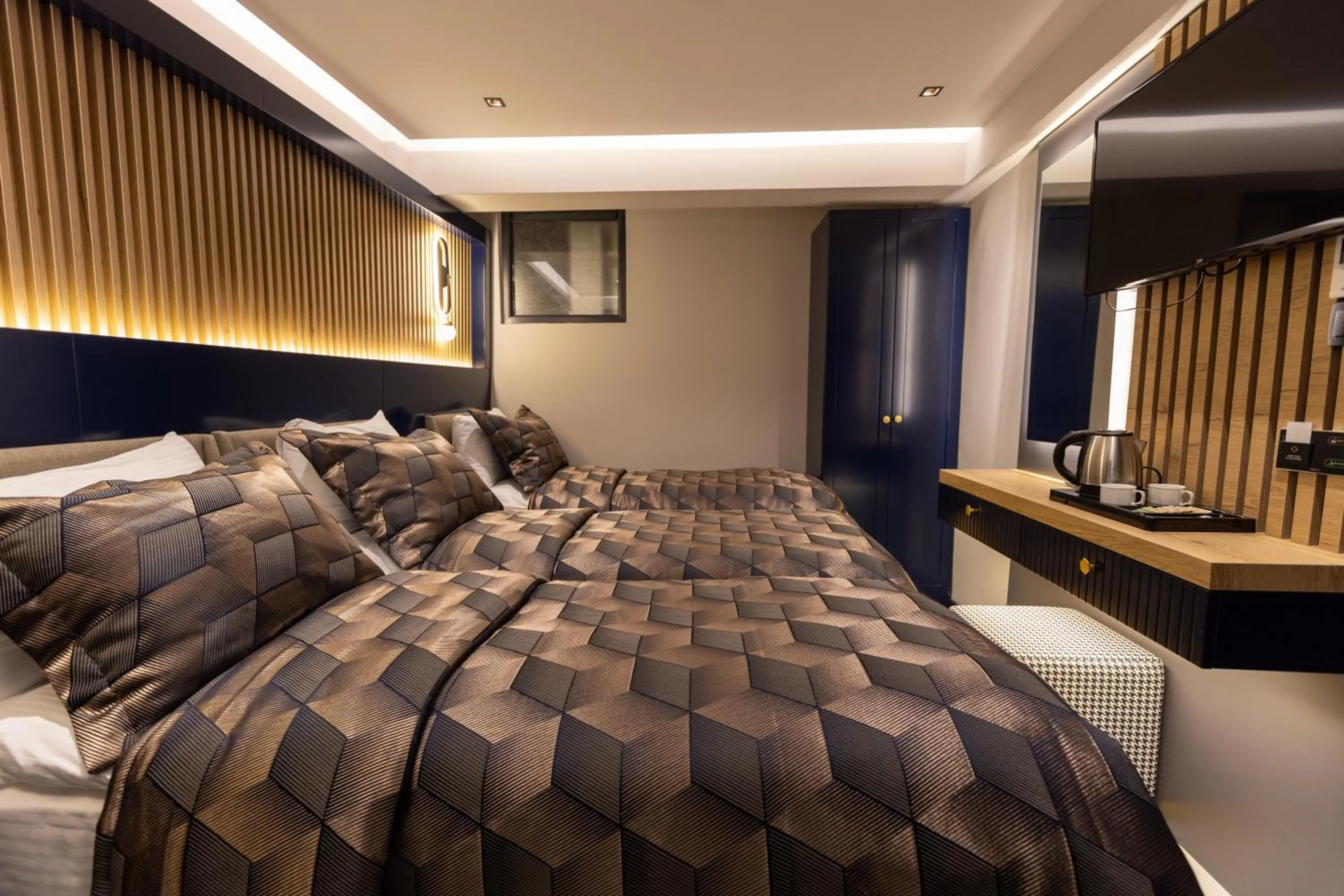 Bed in AMASRA DADAYLI HOTEL