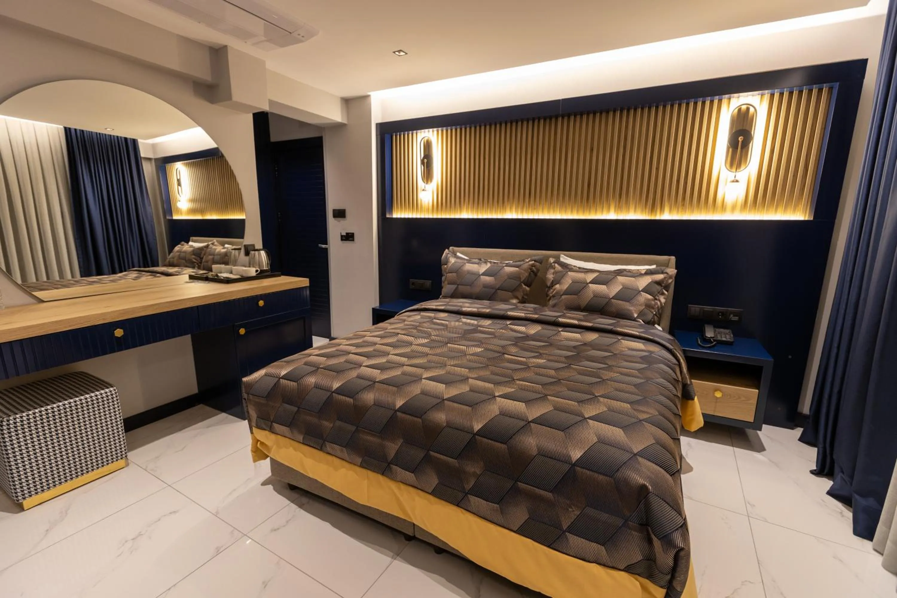 Bed in AMASRA DADAYLI HOTEL