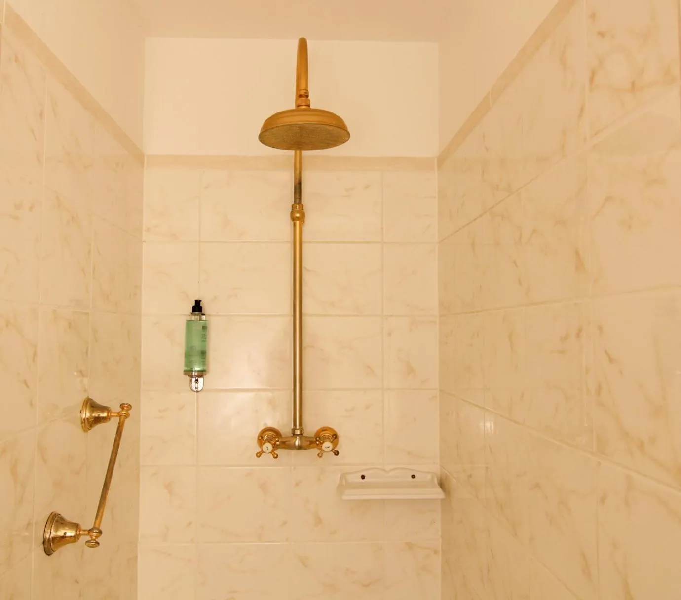 Shower in Hotel Schimmelpenninck Huys