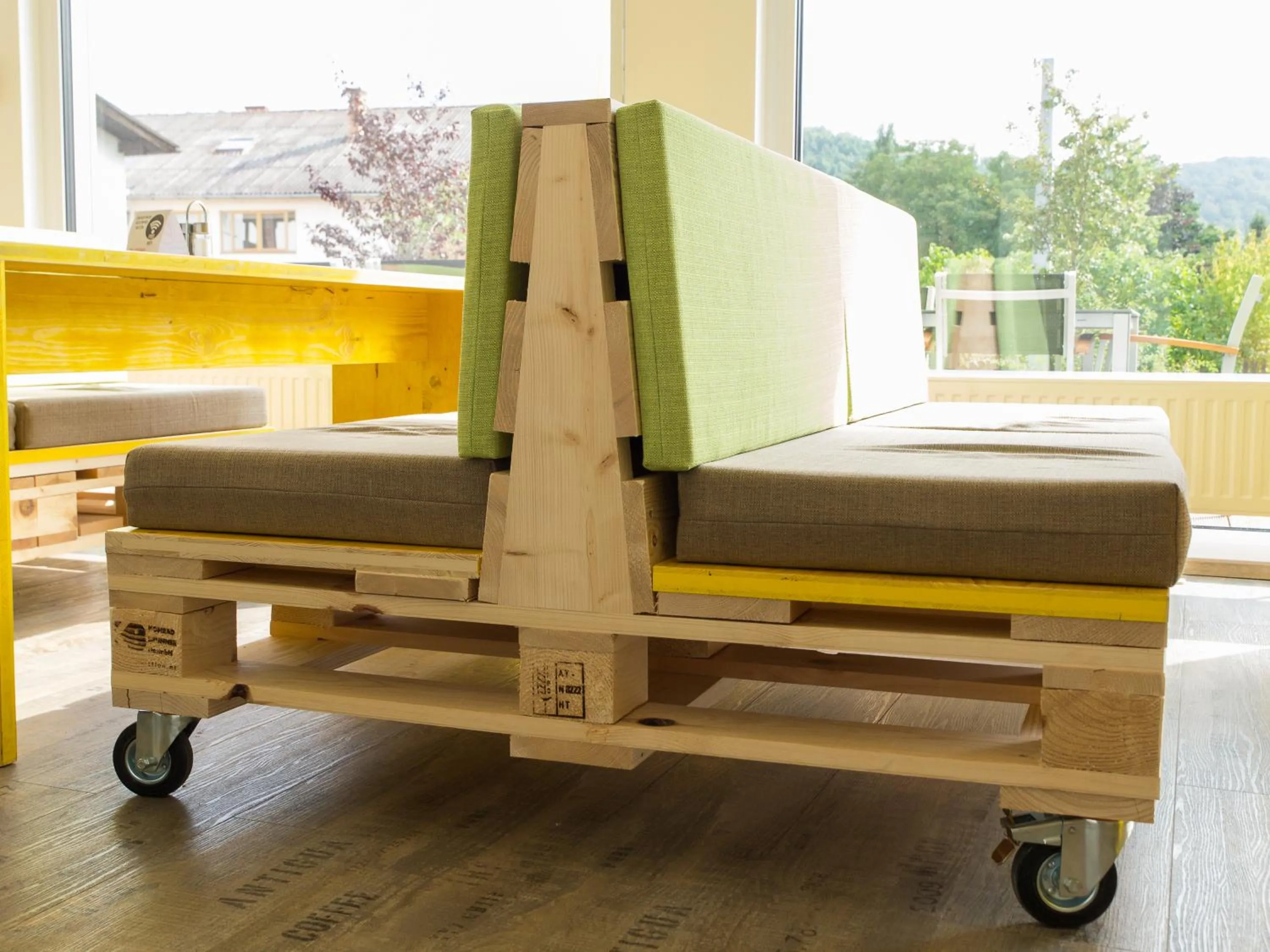 Decorative detail in Smart Motel