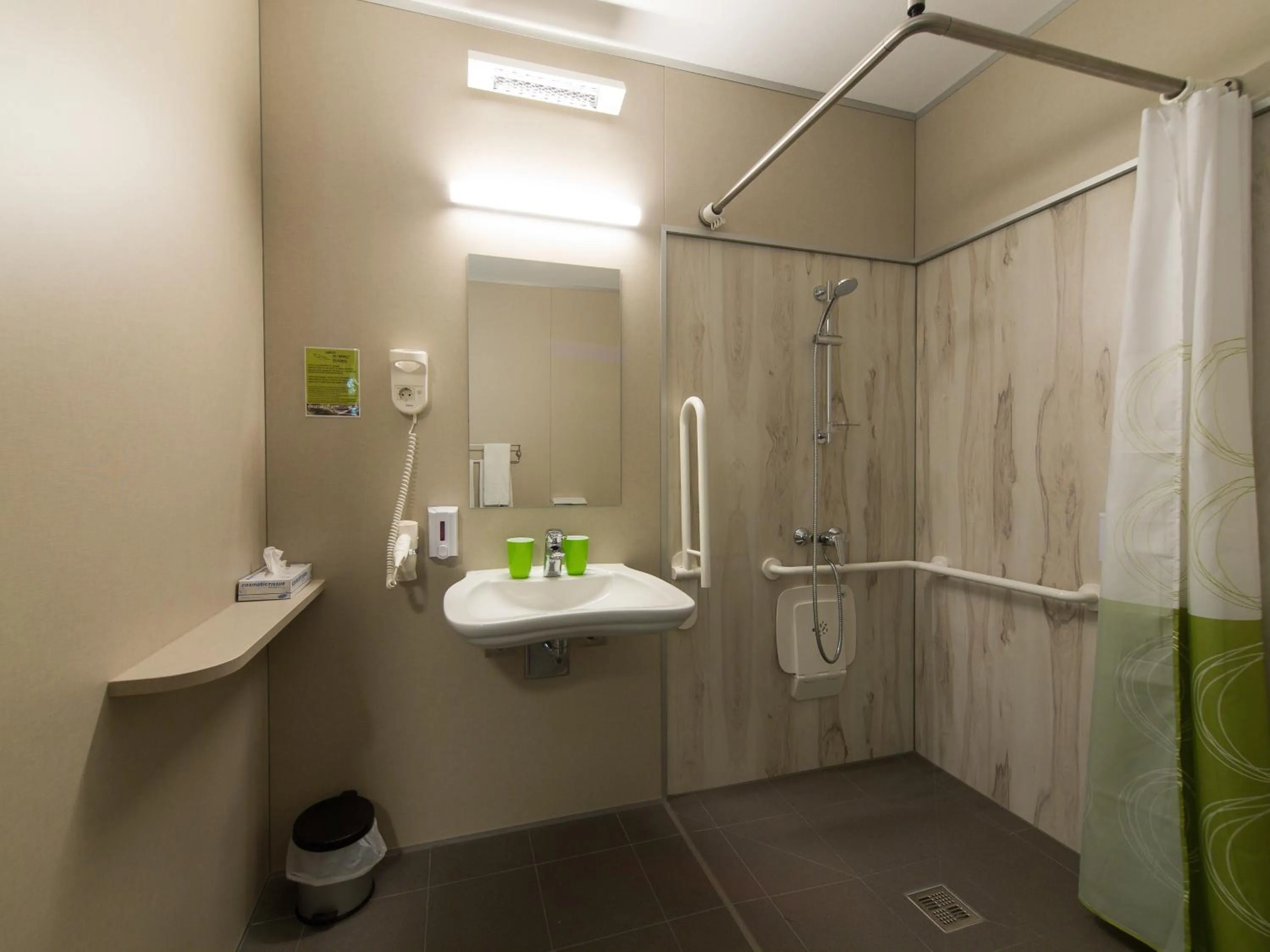 Bathroom in Smart Motel